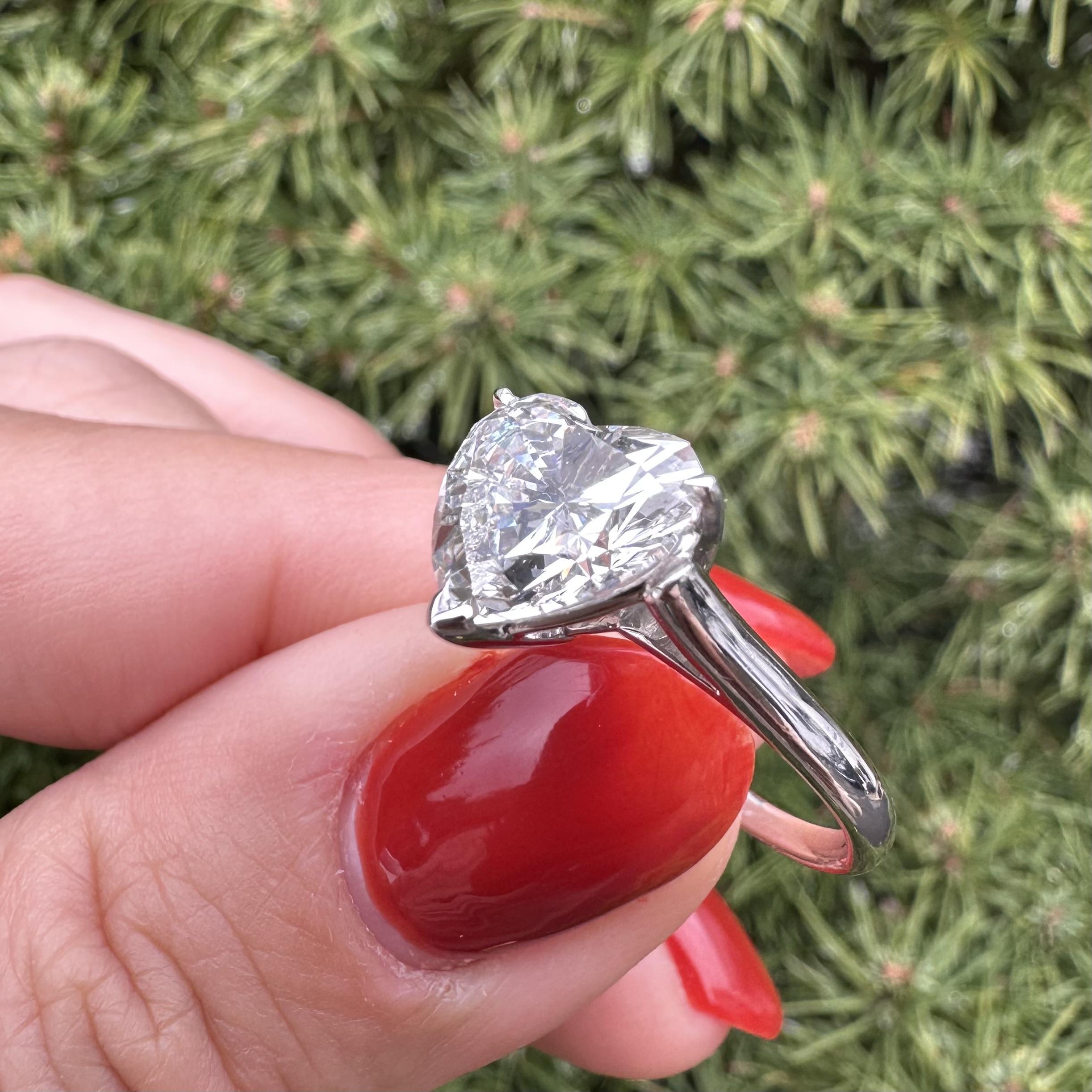 Tiffany & Co. d'epoca. Anello solitario in platino GIA con diamante a cuore brillante 3,03 in vendita 14