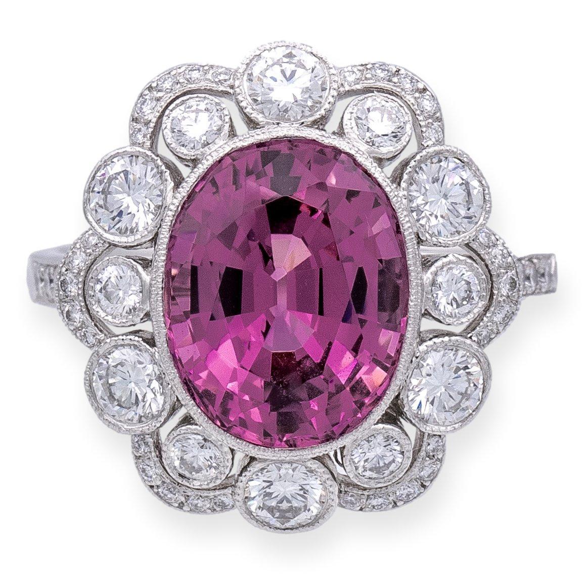 Rétro Vintage Tiffany & Co. Bague ovale en platine, spinelle rose 5,20 carats et diamants en vente