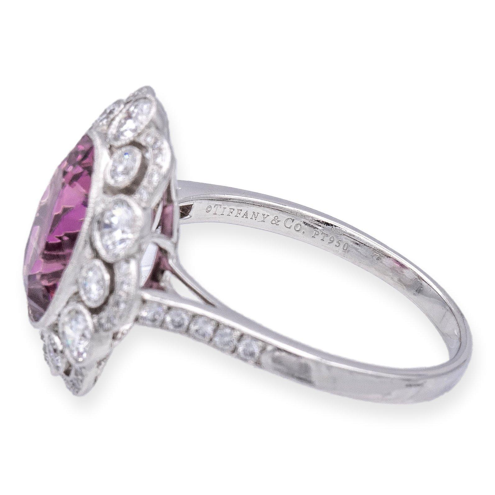 Vintage Tiffany & Co. Platinum Oval 5.20ct Pink Spinel and Diamond Ring In Excellent Condition In New York, NY