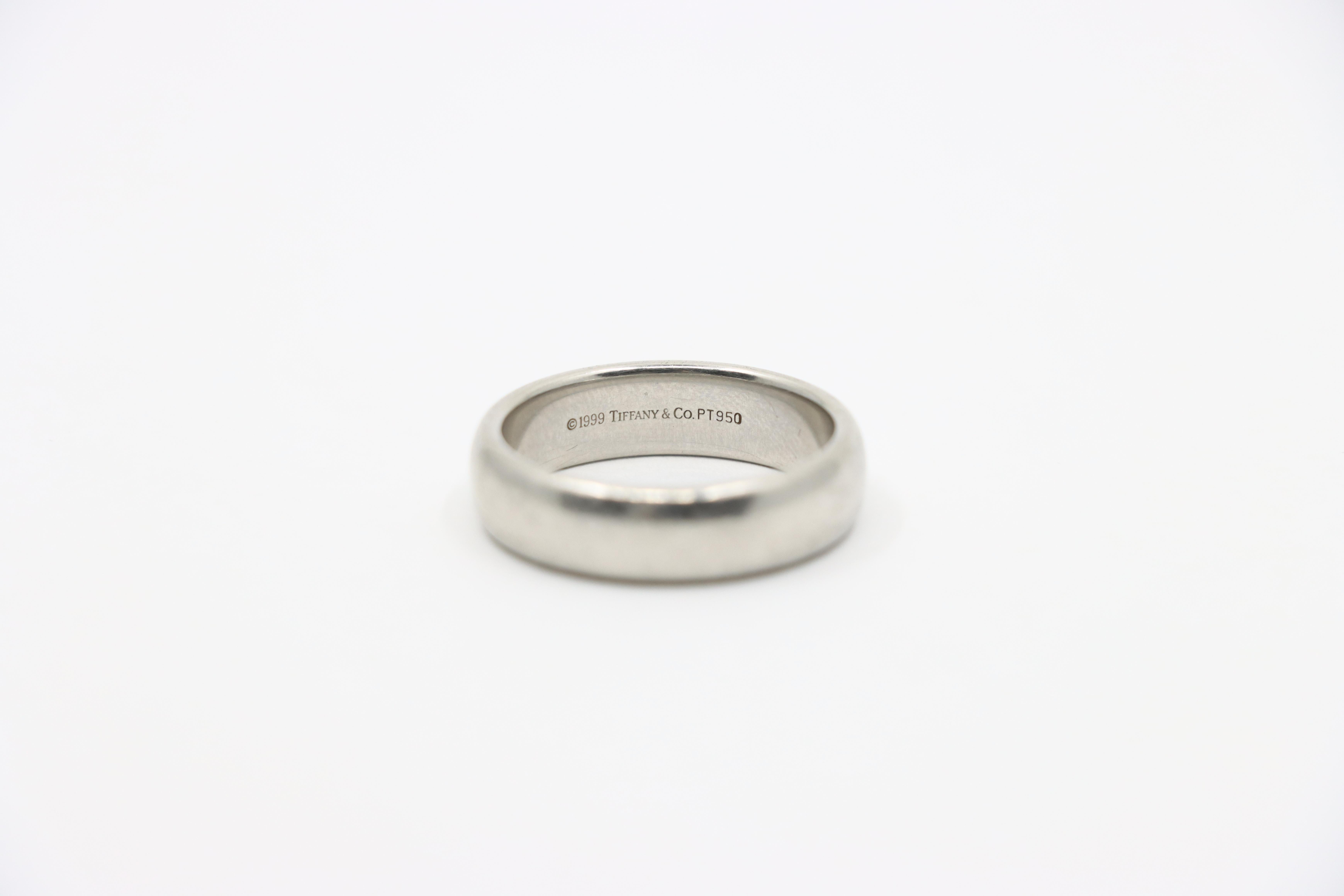 Vintage Tiffany & Co. Platinum Ring In Good Condition For Sale In Flushing, NY
