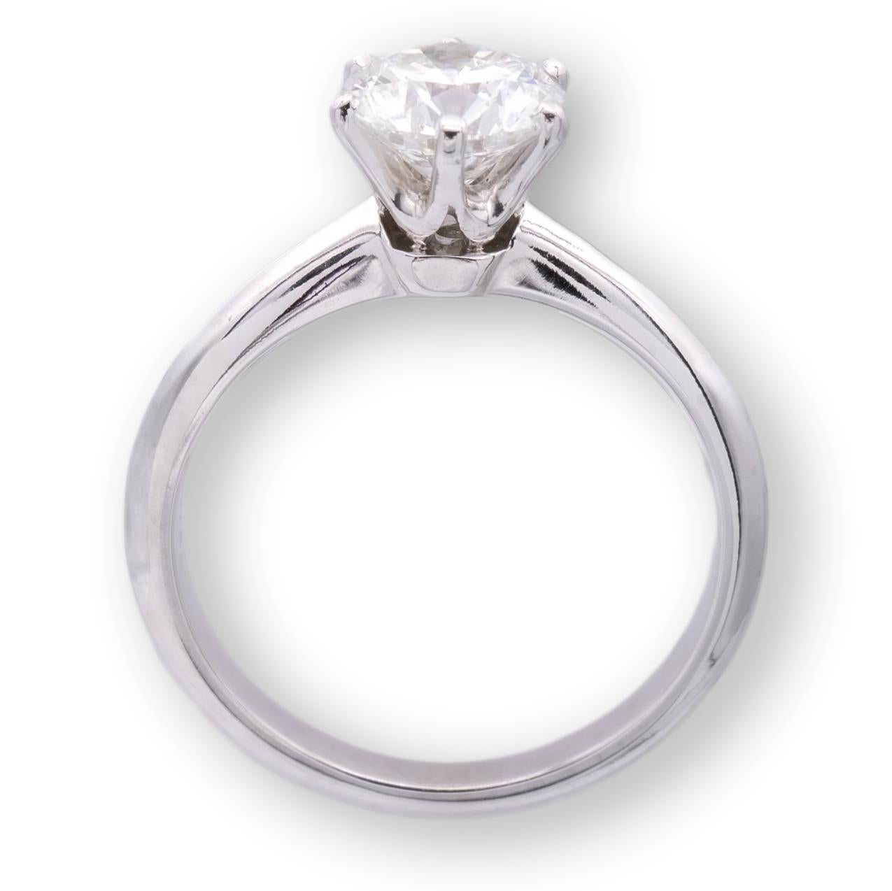 Weinlese Tiffany & Co. Platin Solitär Verlobungsring mit rundem Diamant 1,06 FVS1 Damen im Angebot