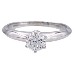 Tiffany & Co. vintage Bague de fiançailles solitaire en platine avec diamant rond .46 EVS2
