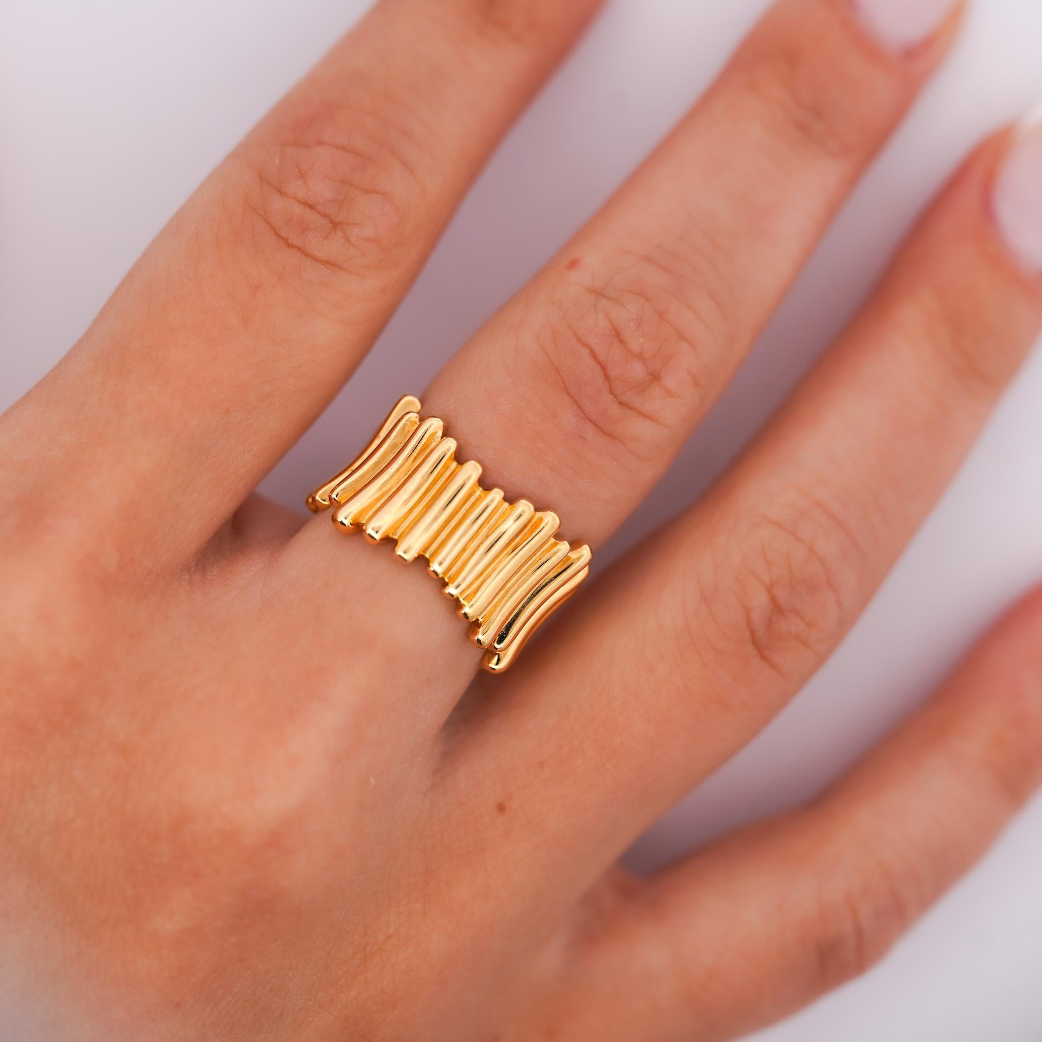 Vintage Tiffany & Co. Ribbed 18K Gold Ring & Earring Jewelry Set 10