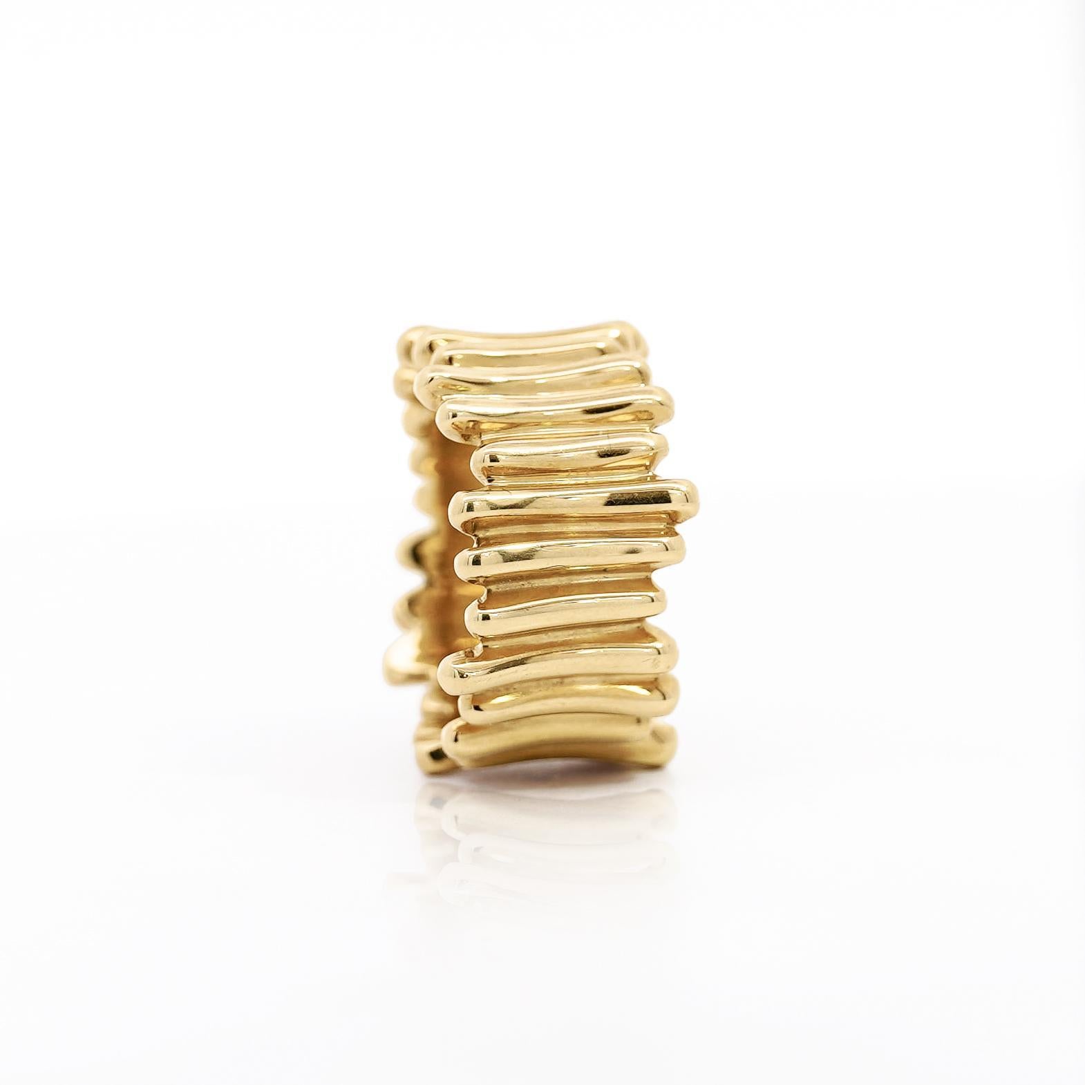 Modern Vintage Tiffany & Co. Ribbed 18K Gold Ring & Earring Jewelry Set