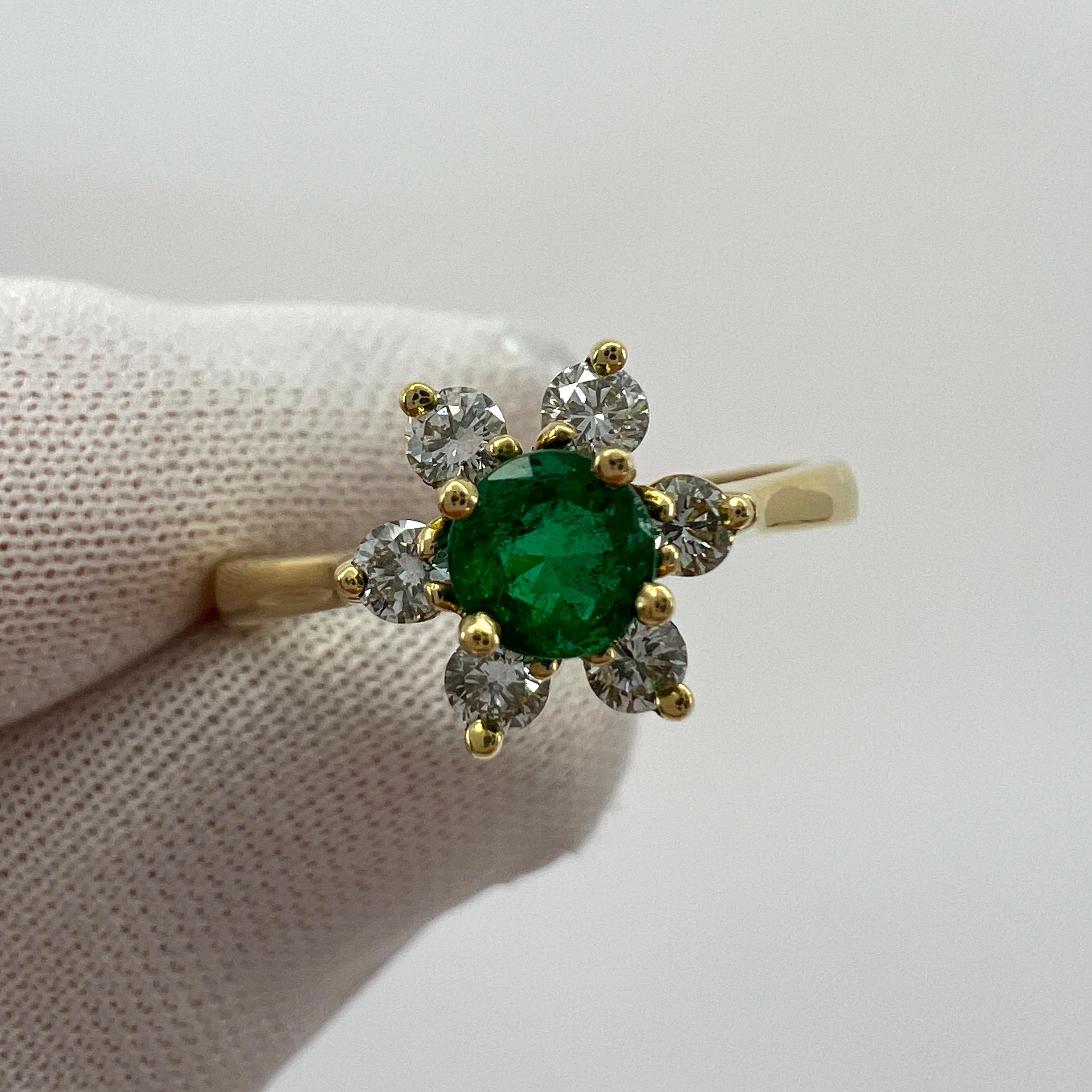 Vintage Tiffany & Co. Round Cut Emerald And Diamond 18k Gold Cluster Flower Ring 2