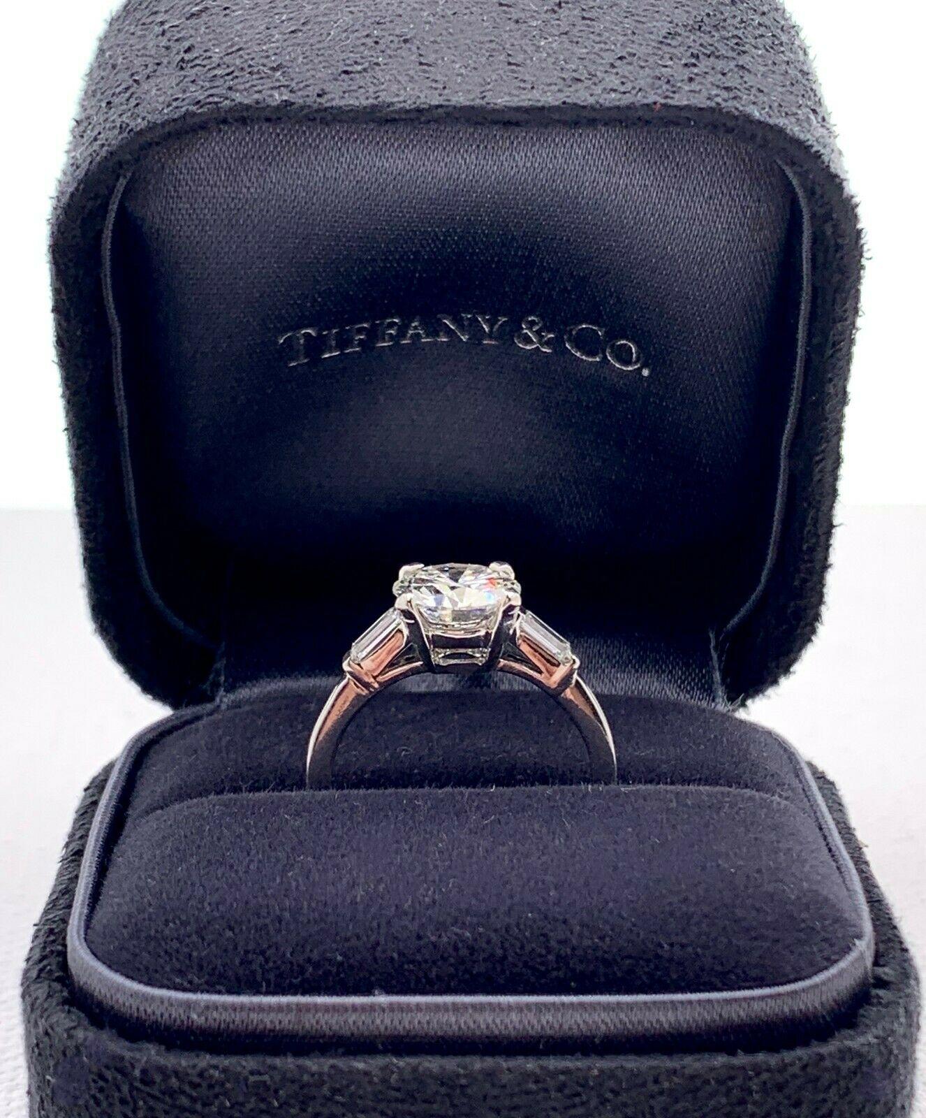 Vintage Tiffany & Co. Round Diamond 1.72 Carat Engagement Ring GIA H VS2 For Sale 4