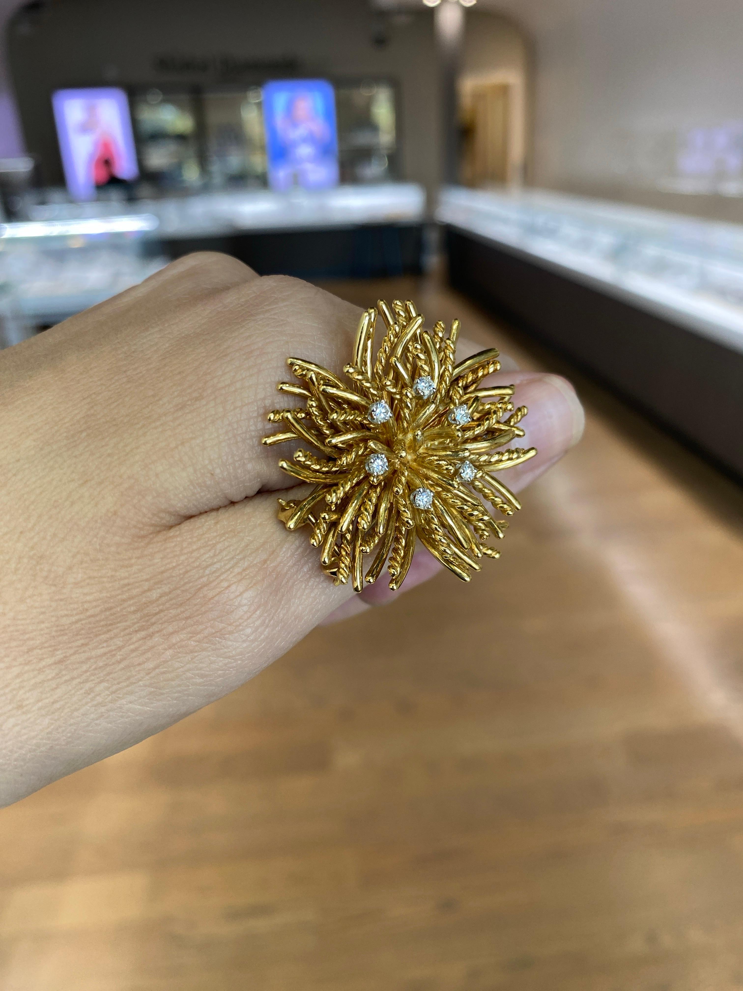 Vintage Tiffany & Co. Round Diamond 18 Karat Yellow Gold Brooch In Good Condition In Houston, TX