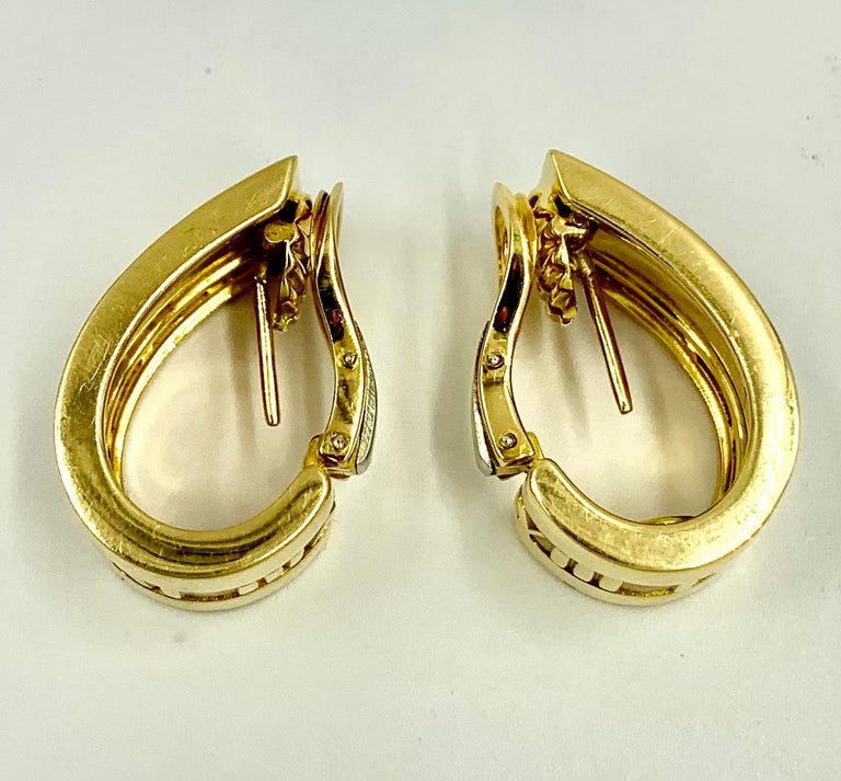 Vintage Tiffany and Co. Ruby 18K Yellow Gold Iconic Atlas Hoop