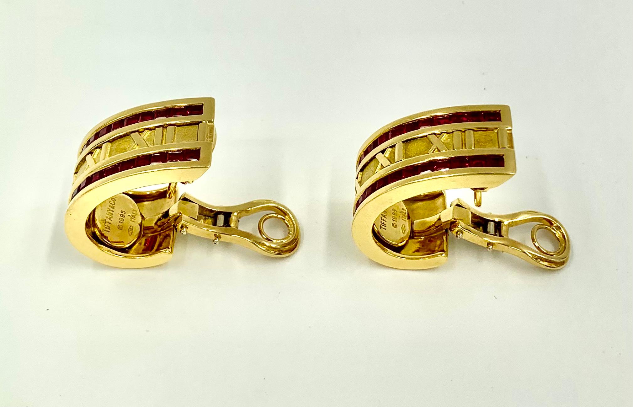 Women's or Men's Vintage Tiffany & Co. Ruby 18K Yellow Gold Iconic Atlas Hoop Earrings circa 1995 For Sale