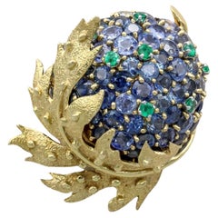 Vintage Tiffany & Co. Schlumberger Broche châtaignier en or 18 carats avec saphirs et émeraudes