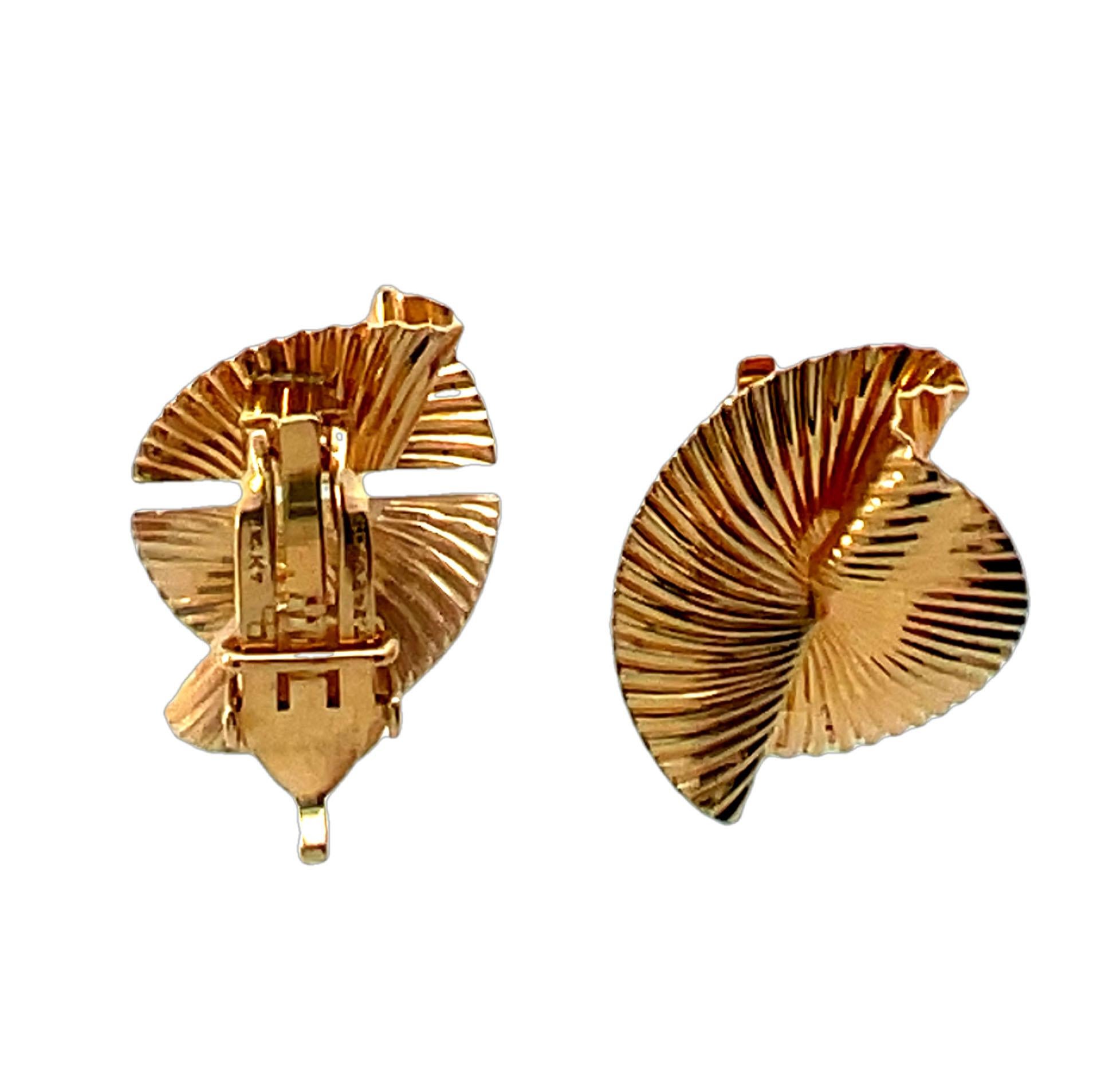 Vintage Tiffany & Co. Sculpted Fan Earrings and Brooch Set For Sale 5