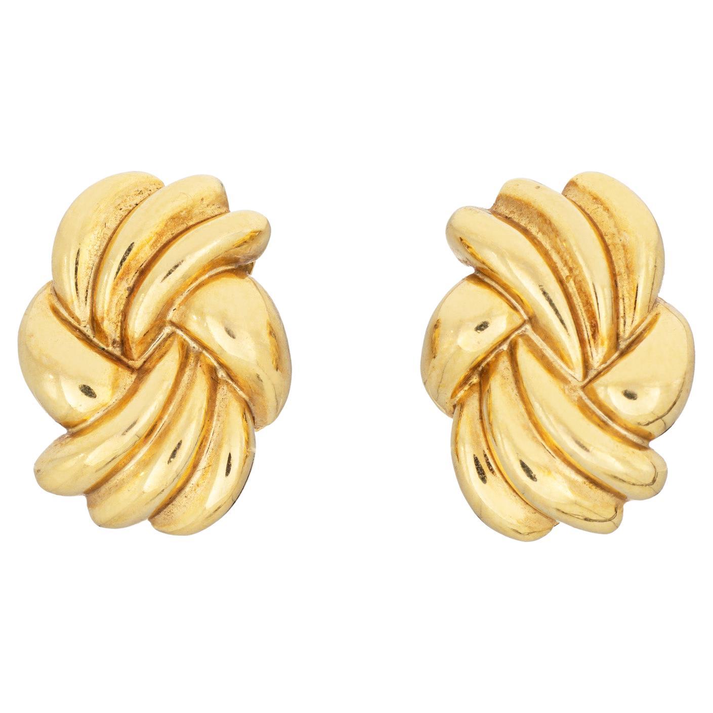 What does the Tiffany Knot symbolize?