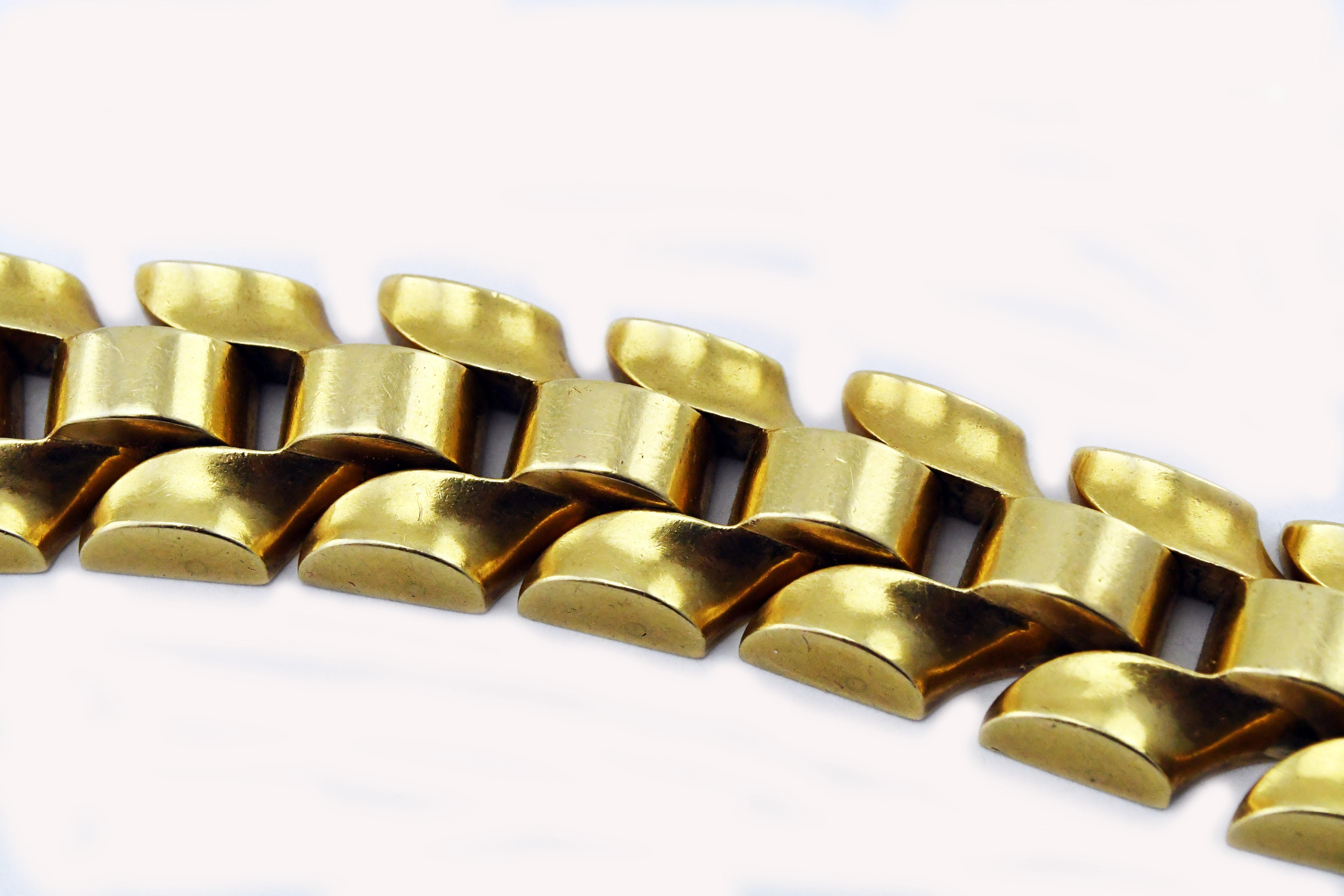 Contemporary Vintage Tiffany & Co. Semi-Solid Yellow Gold Y Link Bracelet For Sale