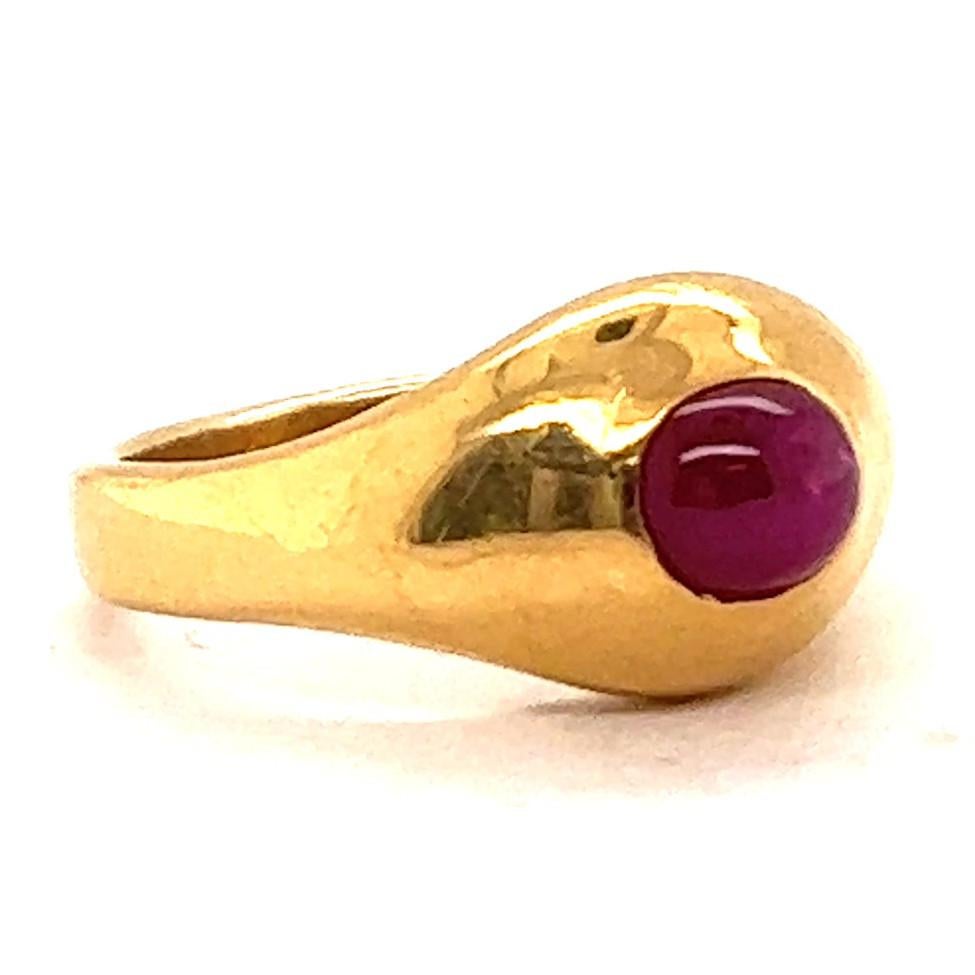 Cabochon Vintage Tiffany & Co. 2.20ct Star Ruby Solitaire 18 Karat Gold Bezel Set Ring
