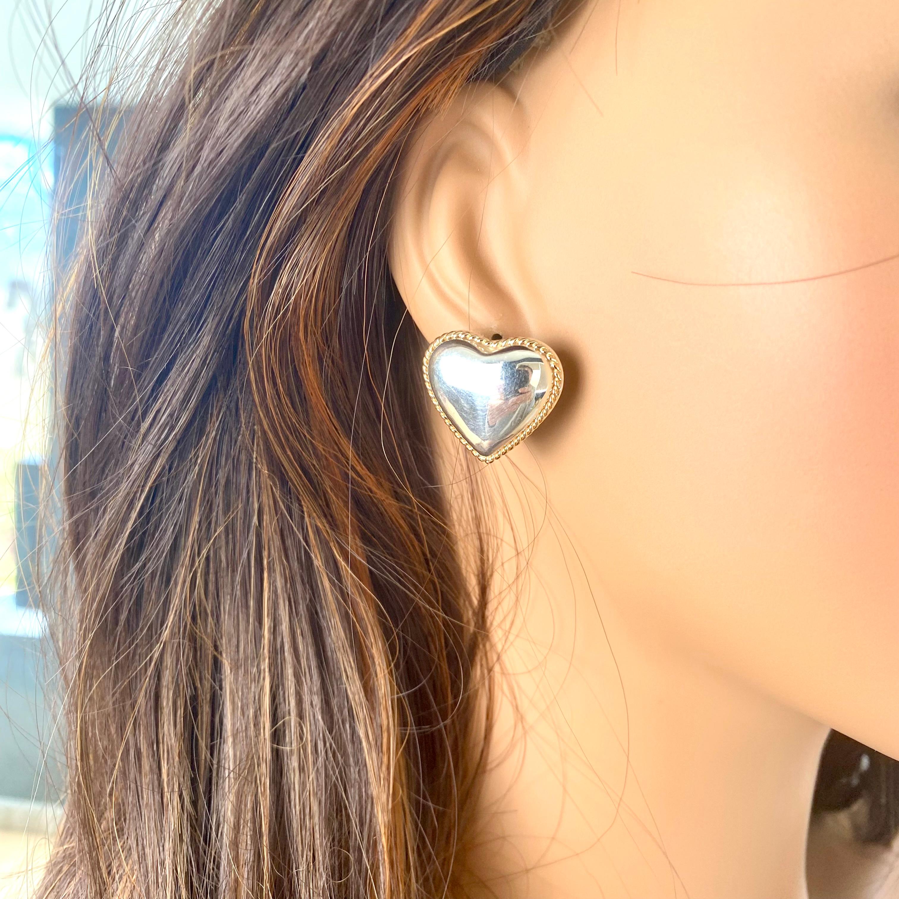 Tiffany Co. Boucles d'oreilles vintage en forme de cœur en argent sterling et or jaune 14 carats  en vente 4