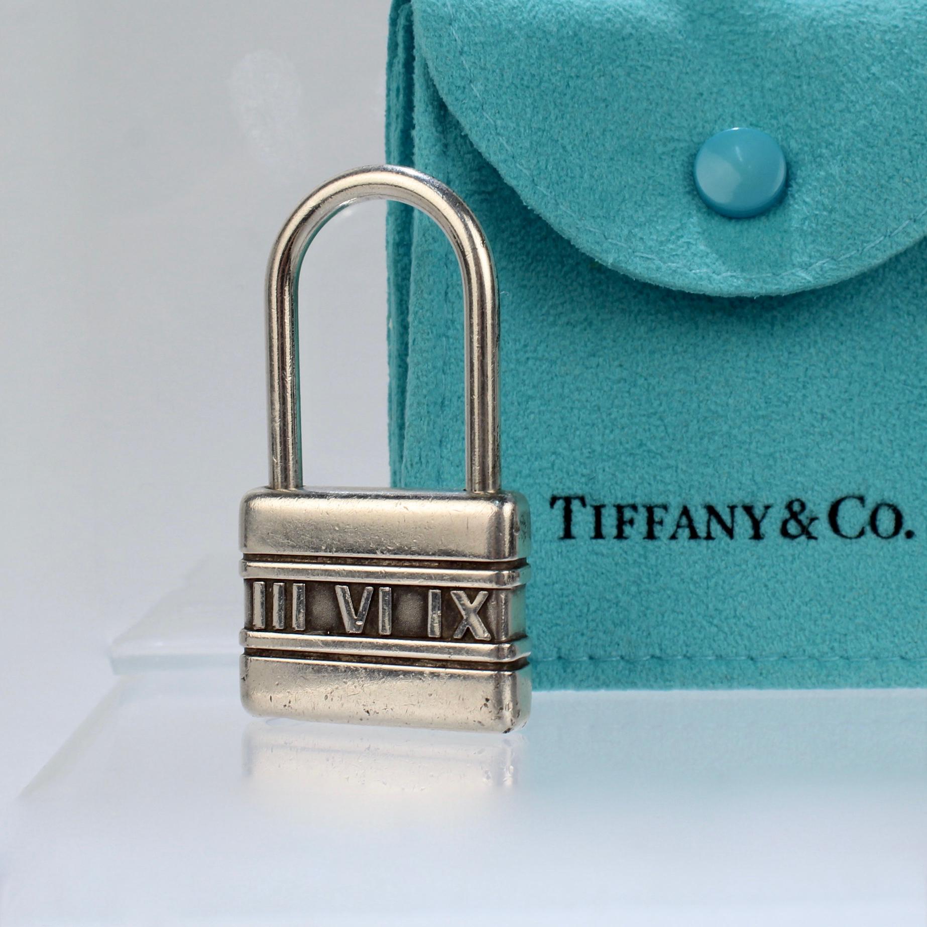 Vintage Tiffany & Co Sterling Silber Atlas Schloss-förmigen Schlüsselhalter im Zustand „Relativ gut“ im Angebot in Philadelphia, PA