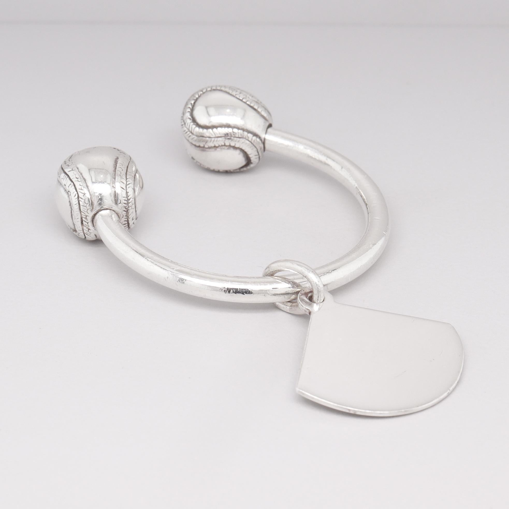 Tiffany & Co. d'epoca. Anello portachiavi con palla da baseball e diamanti in argento sterling In condizioni buone in vendita a Philadelphia, PA