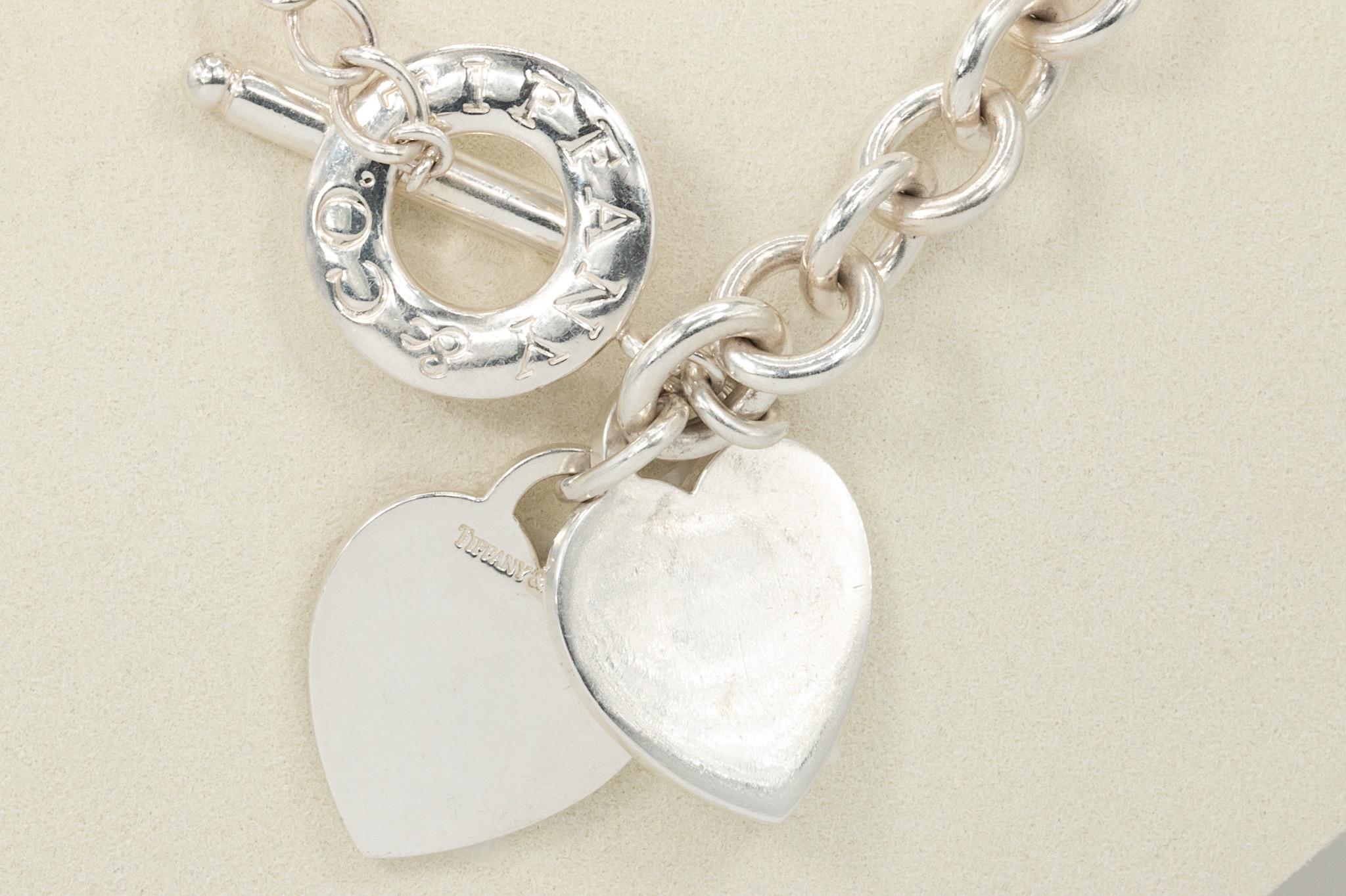 Vintage Tiffany & Co Sterling Silber Blank Double Heart Tag Toggle Halskette im Zustand „Gut“ im Angebot in Houston, TX