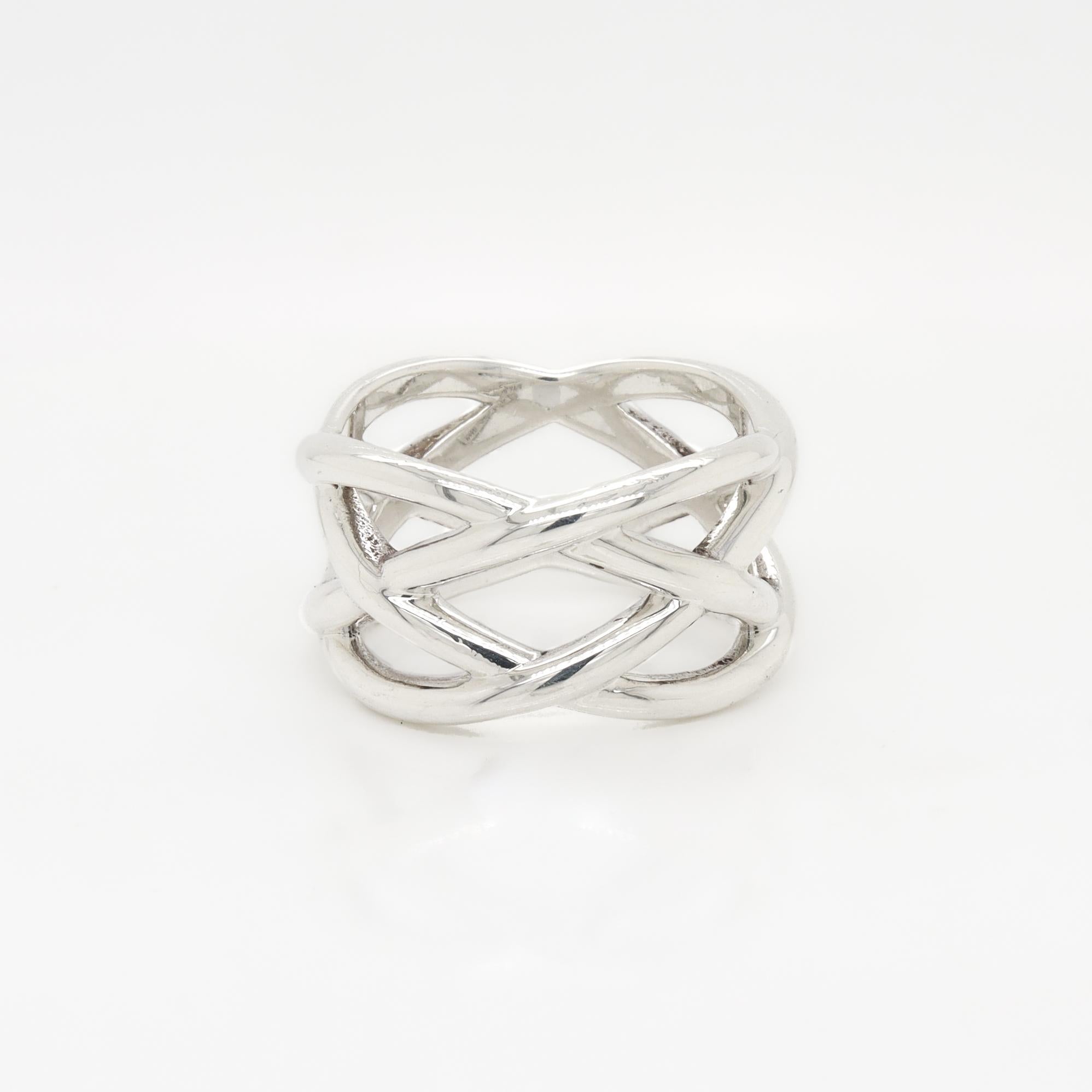 Vintage Tiffany & Co. Anillo entrecruzado trenzado de plata de ley en Bueno estado para la venta en Philadelphia, PA