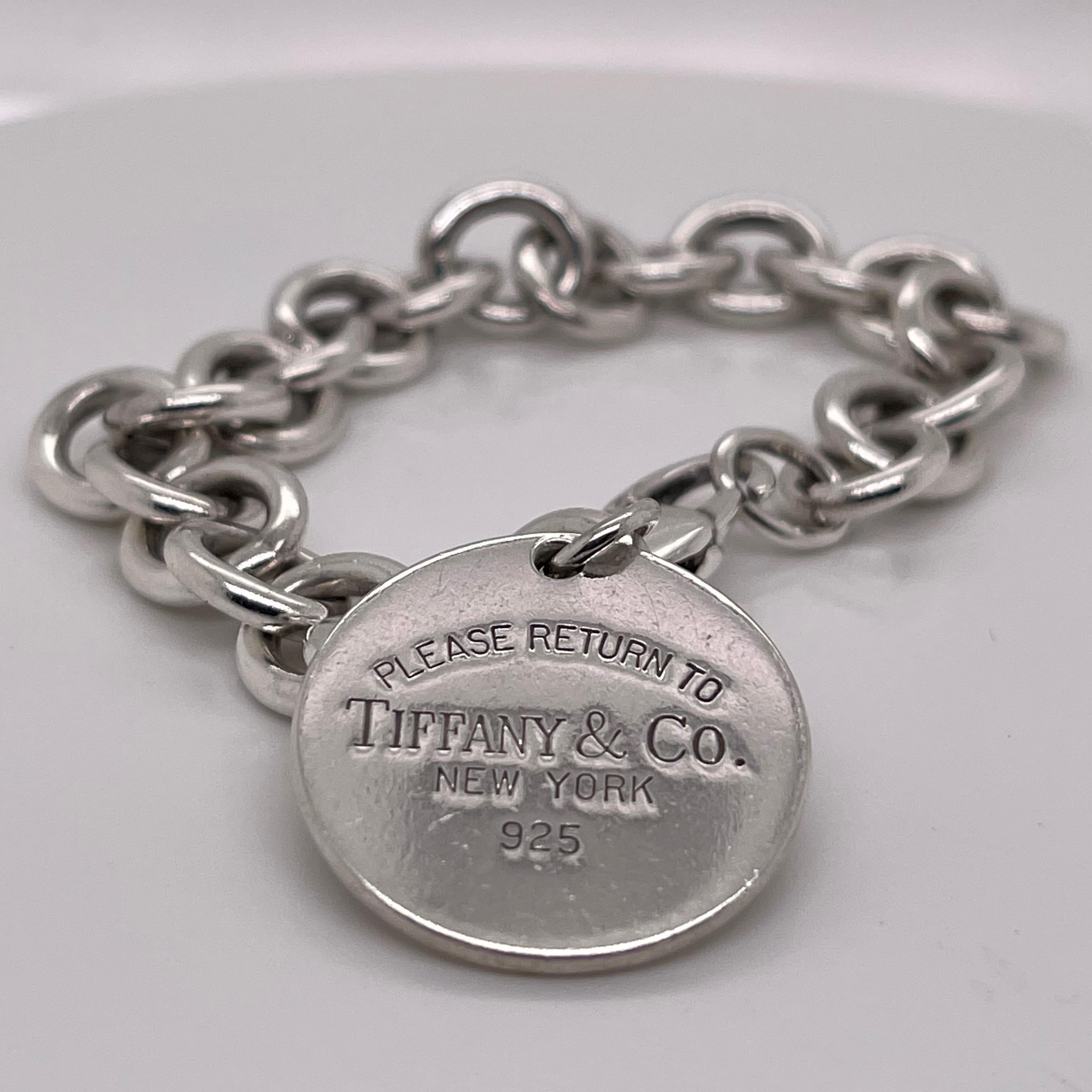 Vintage Tiffany & Co. Bracelet à maillons en argent sterling avec breloque ronde en forme de chien Bon état - En vente à Philadelphia, PA