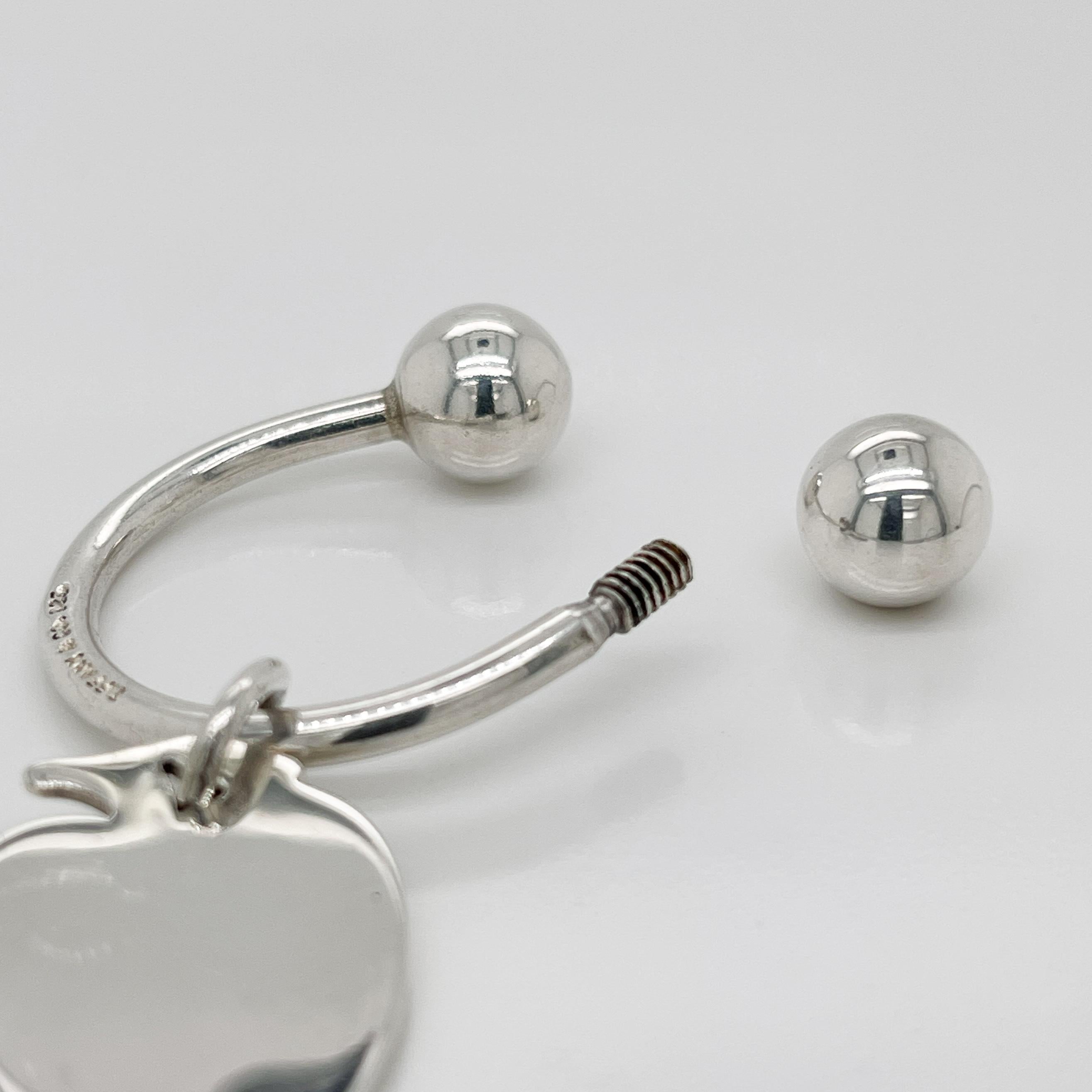 Tiffany & Co. vintage Porte-clés ou chaîne à clé figurative en argent sterling en forme de pomme en vente 6