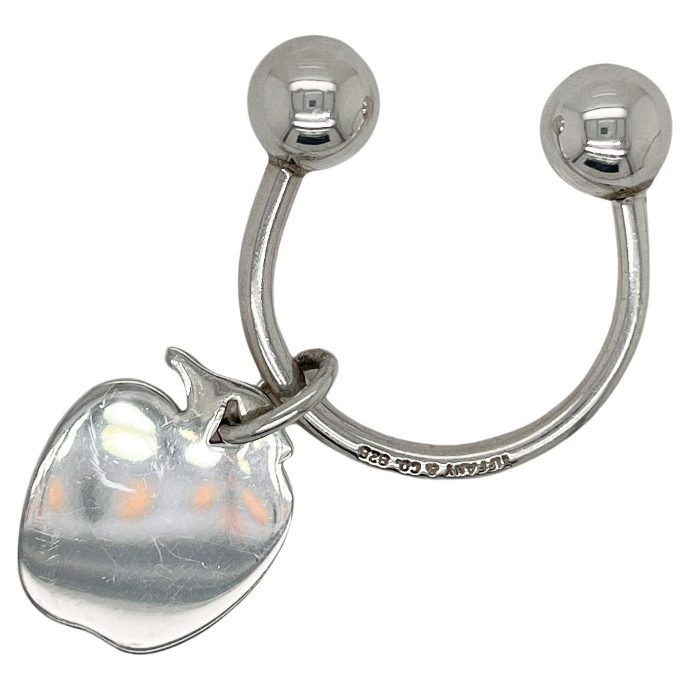 Tiffany & Co. vintage Porte-clés ou chaîne à clé figurative en argent sterling en forme de pomme en vente
