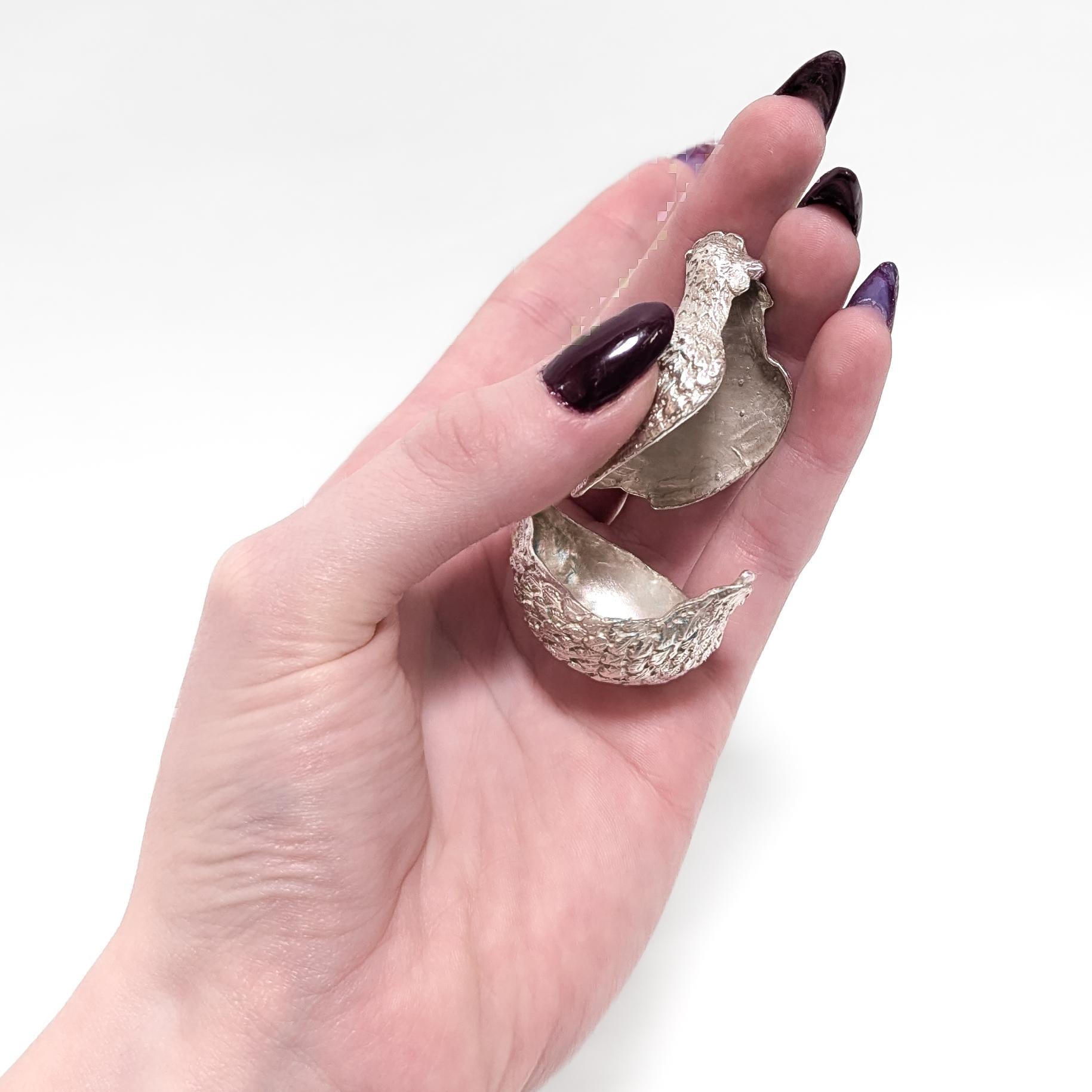 Italiano Tiffany & Co. d'epoca. Scatola con cerniera in argento sterling raffigurante una gallina o un pollo in vendita