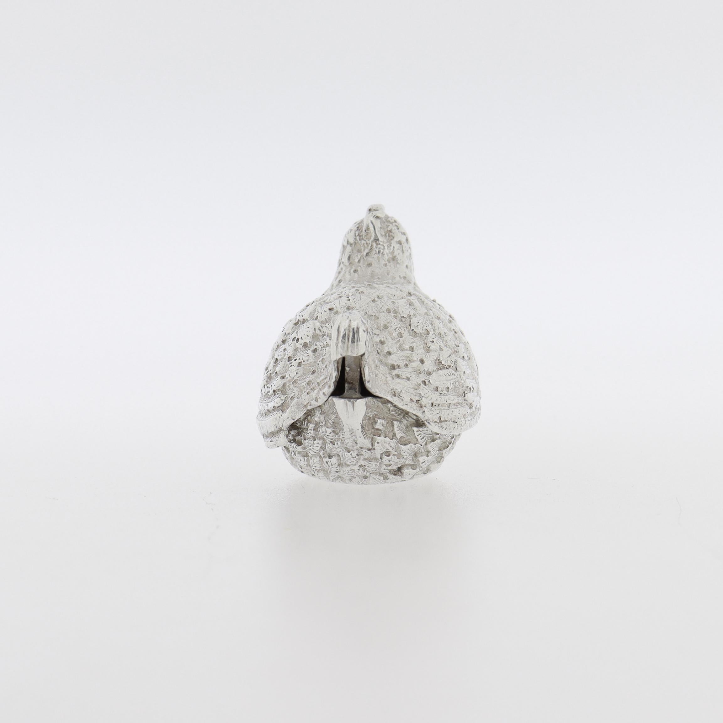 Argento 925 Tiffany & Co. d'epoca. Scatola con cerniera in argento sterling raffigurante una gallina o un pollo in vendita
