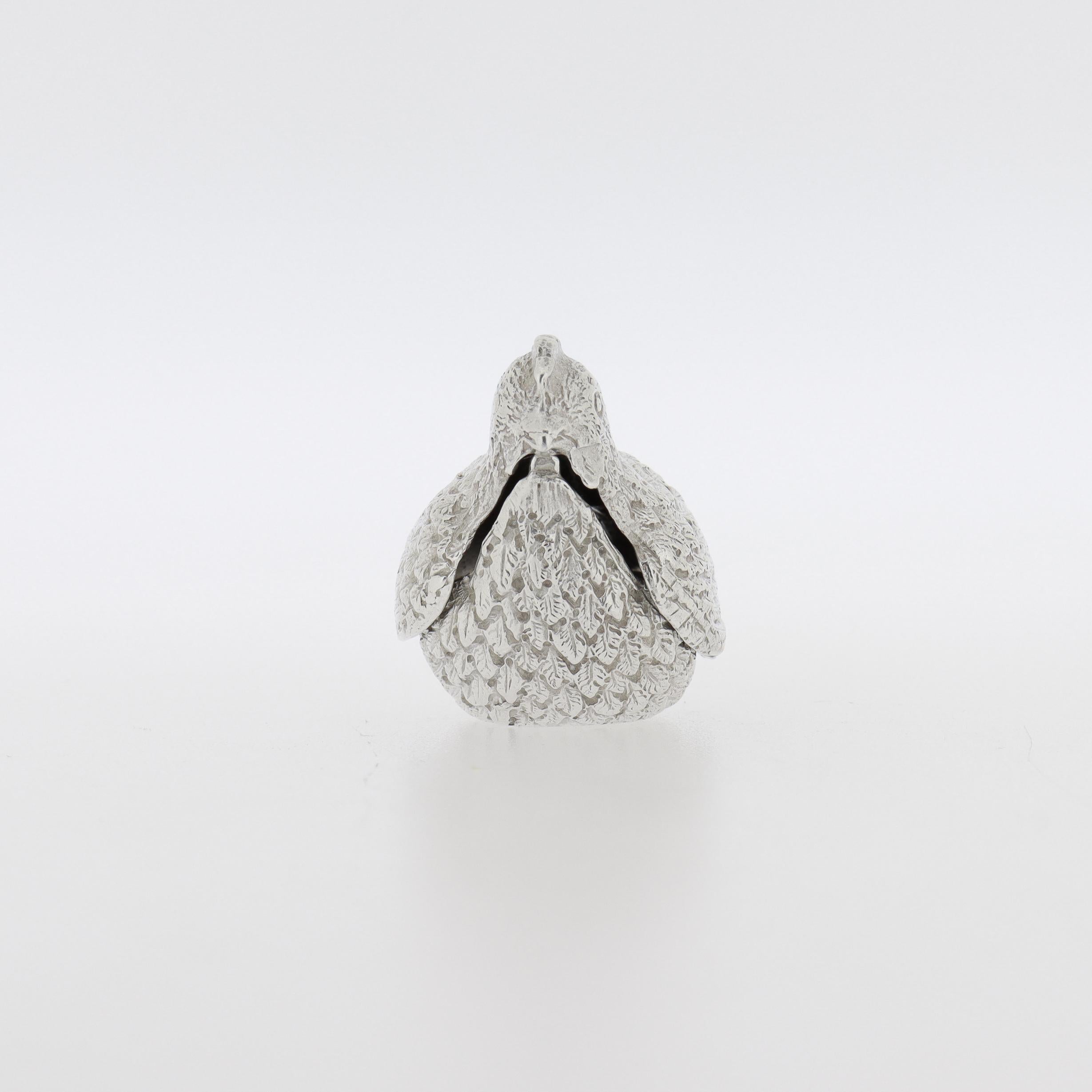 Tiffany & Co. d'epoca. Scatola con cerniera in argento sterling raffigurante una gallina o un pollo in vendita 2