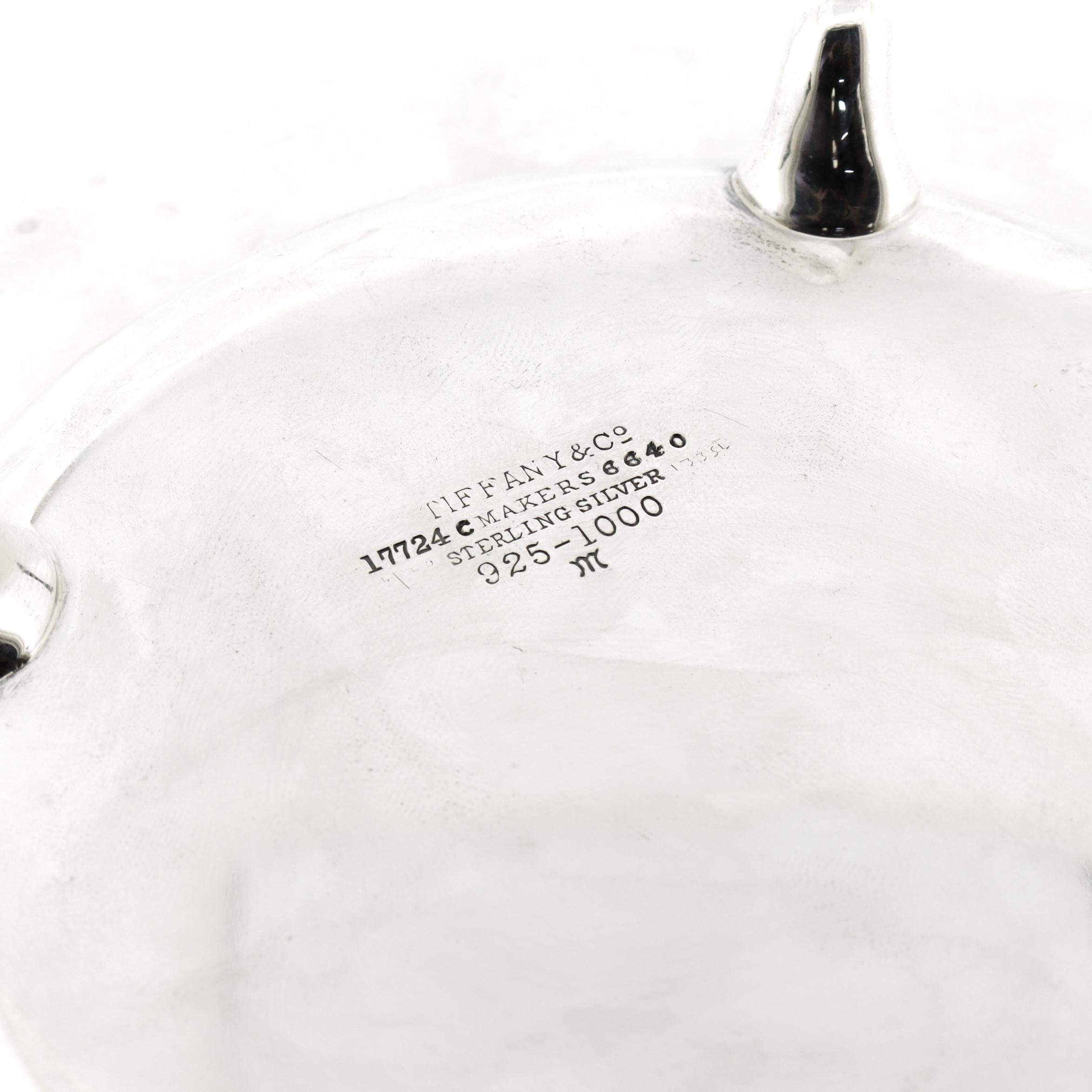 Tiffany & Co. d'epoca. Piatto o ciotola con piede in argento sterling in vendita 4