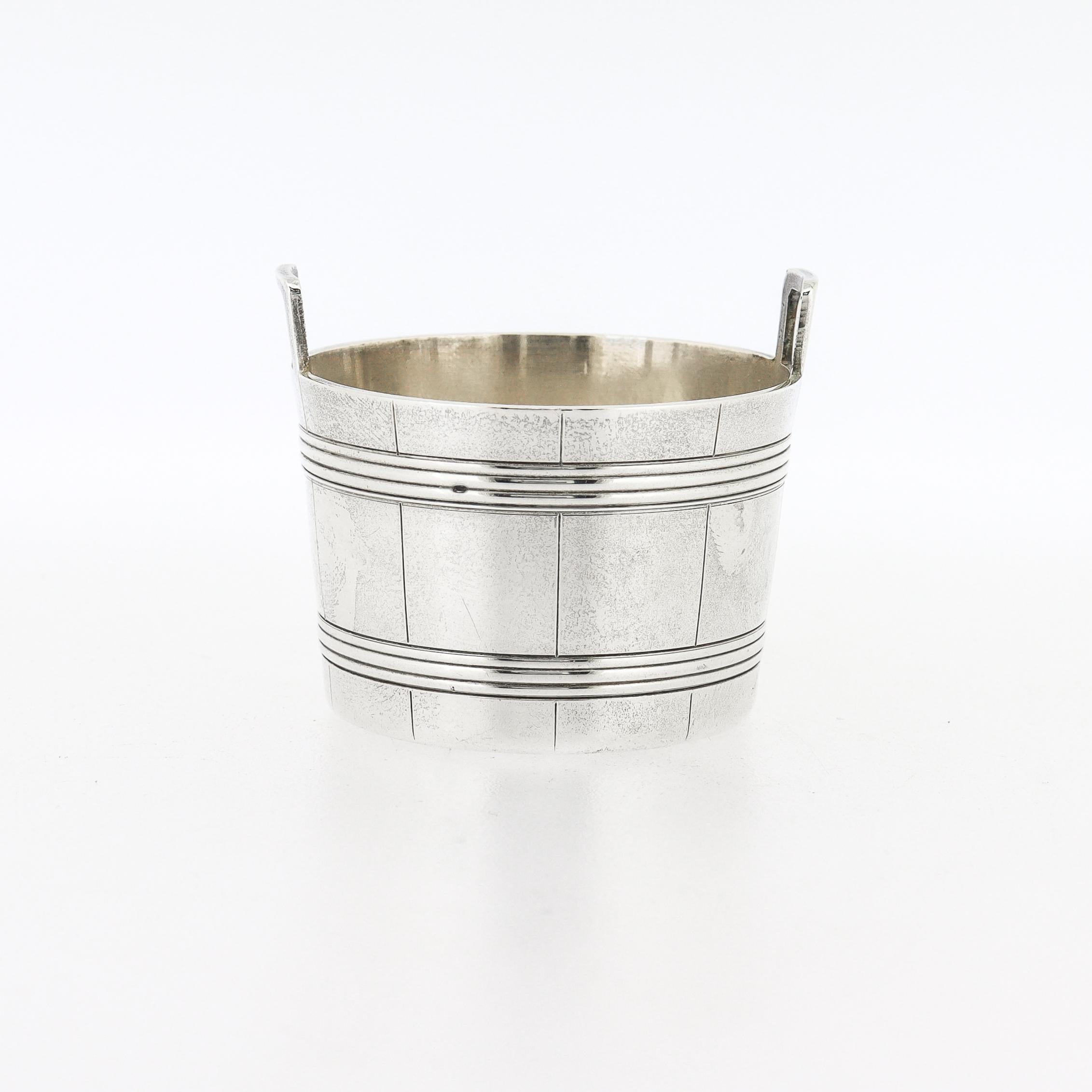XX secolo Tiffany & Co. d'epoca. Secchio o secchio di legno in miniatura in argento sterling in vendita