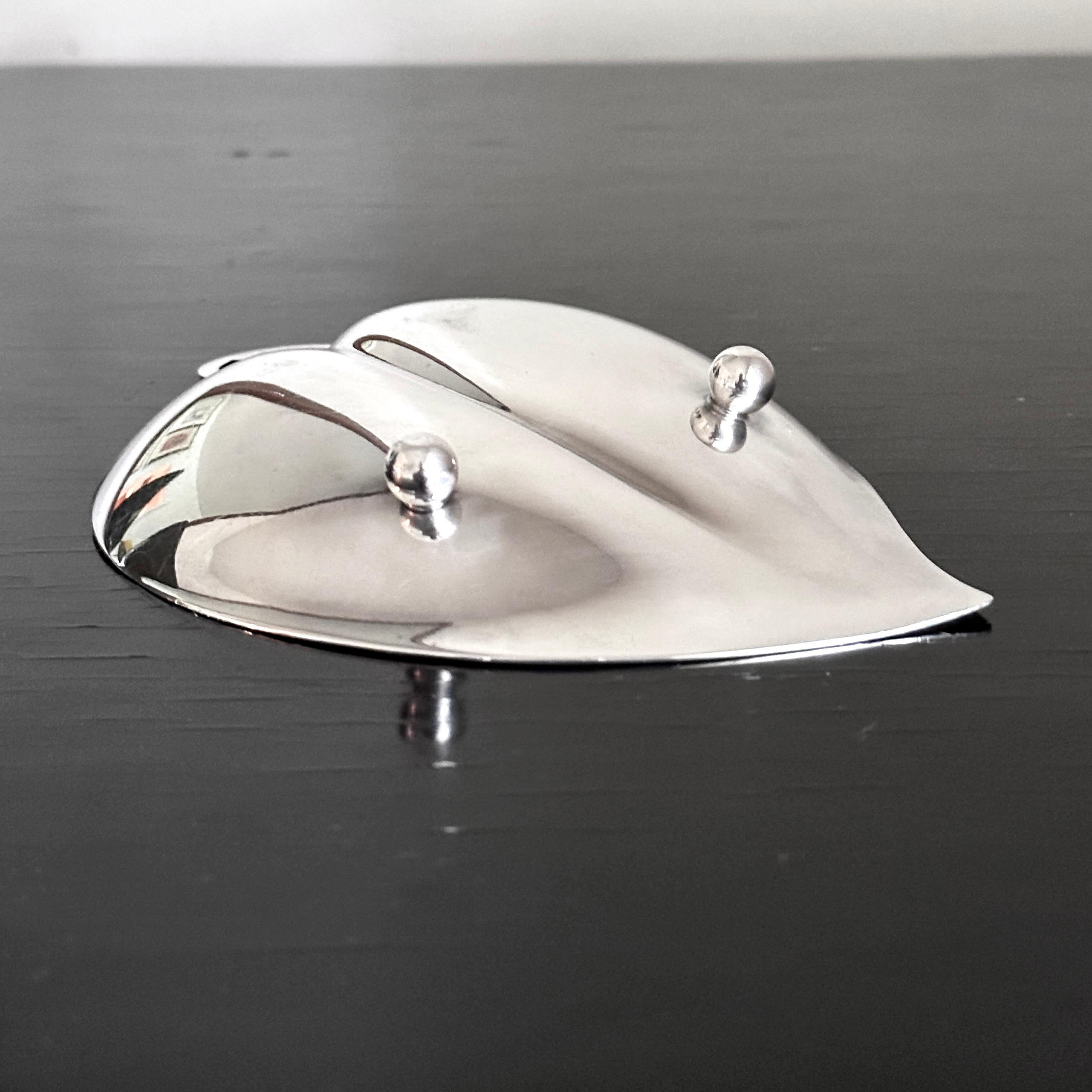 Weinlese Tiffany & Co. Sterling Silber Nussblattförmige Schale mit Kugelfüßen im Angebot 1