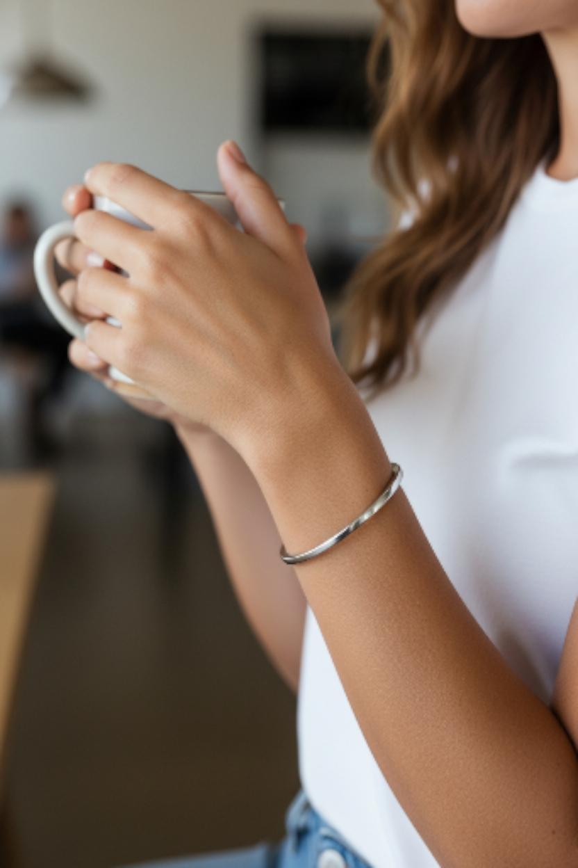 Vintage Tiffany & Co. Sterling Silver Oval Bangle Bracelet #24078 im Angebot 1