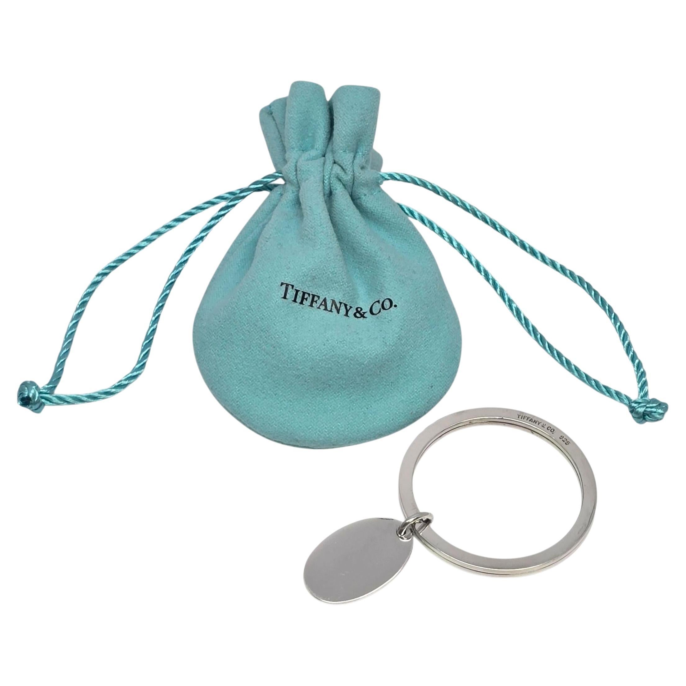 Vintage Tiffany & Co Sterling Silver Oval Tag Dangle Key Ring with Pouch #22481 en vente