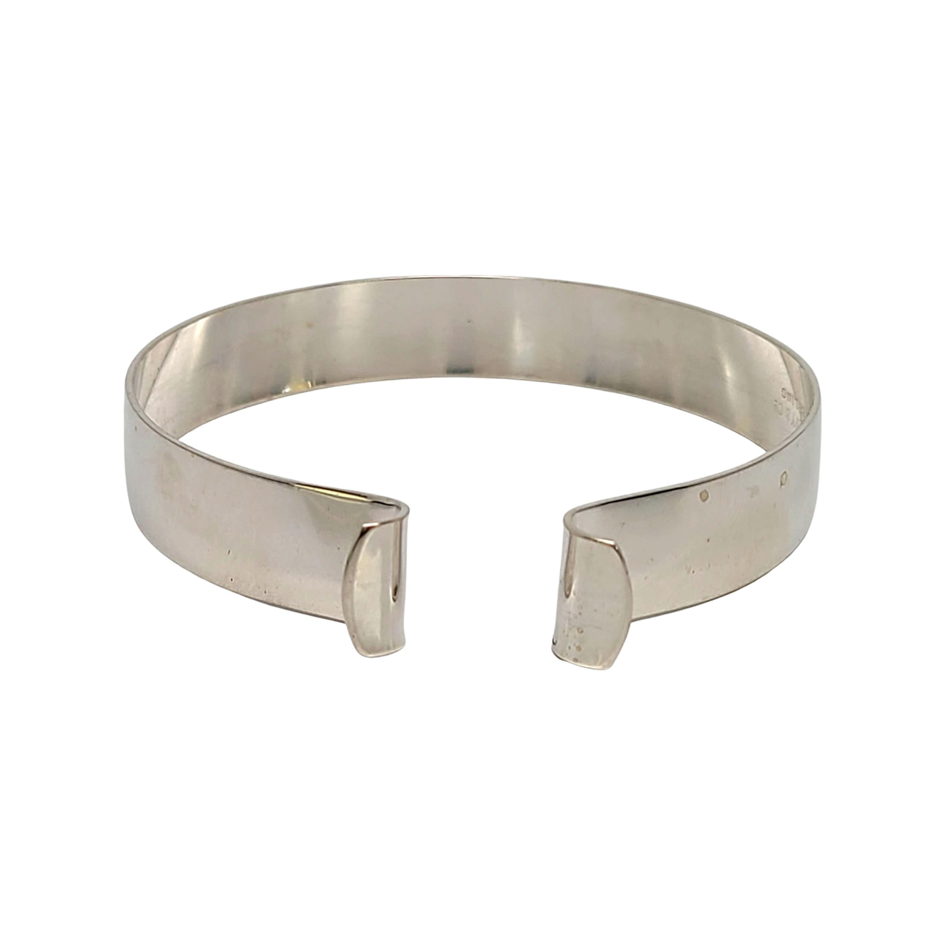 Sterling silver pant leg bicycle clip by Tiffany & Co.

Authentic Tiffany & Co pant leg bicycle clip featuring a classic and timeless polished design. Used to keep you pant leg from getting entangled in the bicycle chain. Tiffany box and pouch not