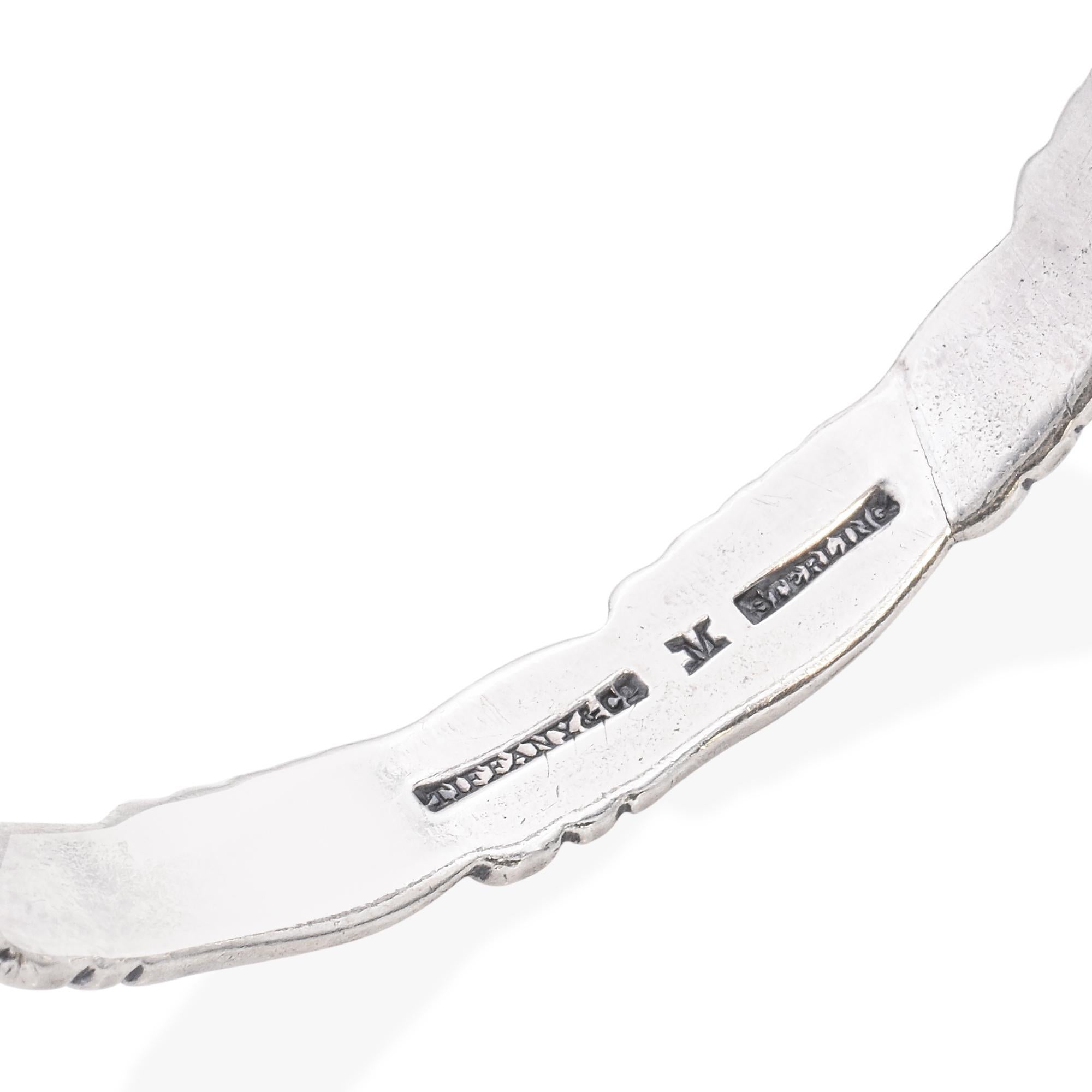 Tiffany & Co. d'epoca. Bracciale con motivo a onde in argento sterling in vendita 1
