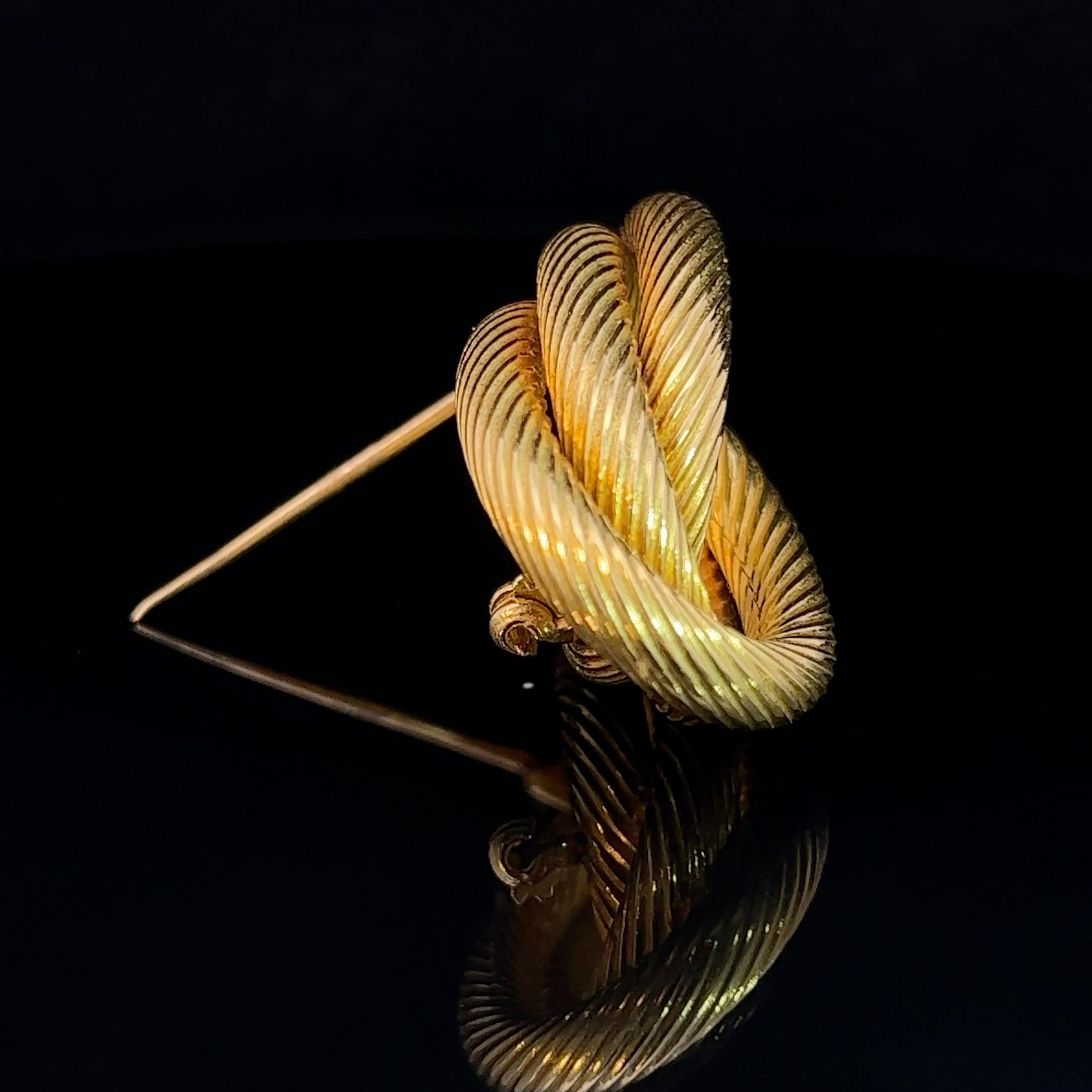 Modern Vintage Tiffany & Co. Three Circle Yellow Gold Brooch Circa 1970s For Sale