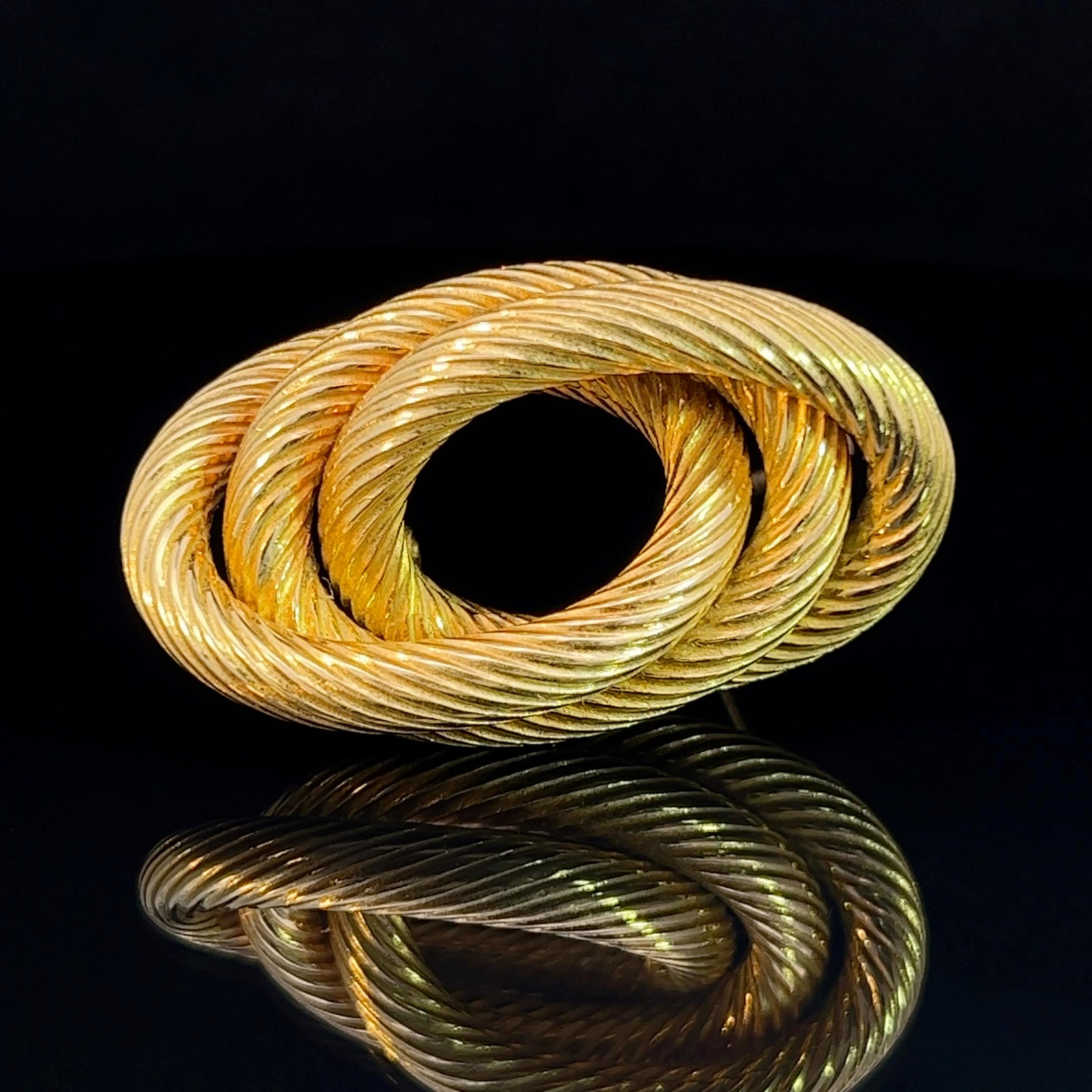 Vintage Tiffany & Co. Three Circle Yellow Gold Brooch Circa 1970s In Good Condition For Sale In ADELAIDE, SA