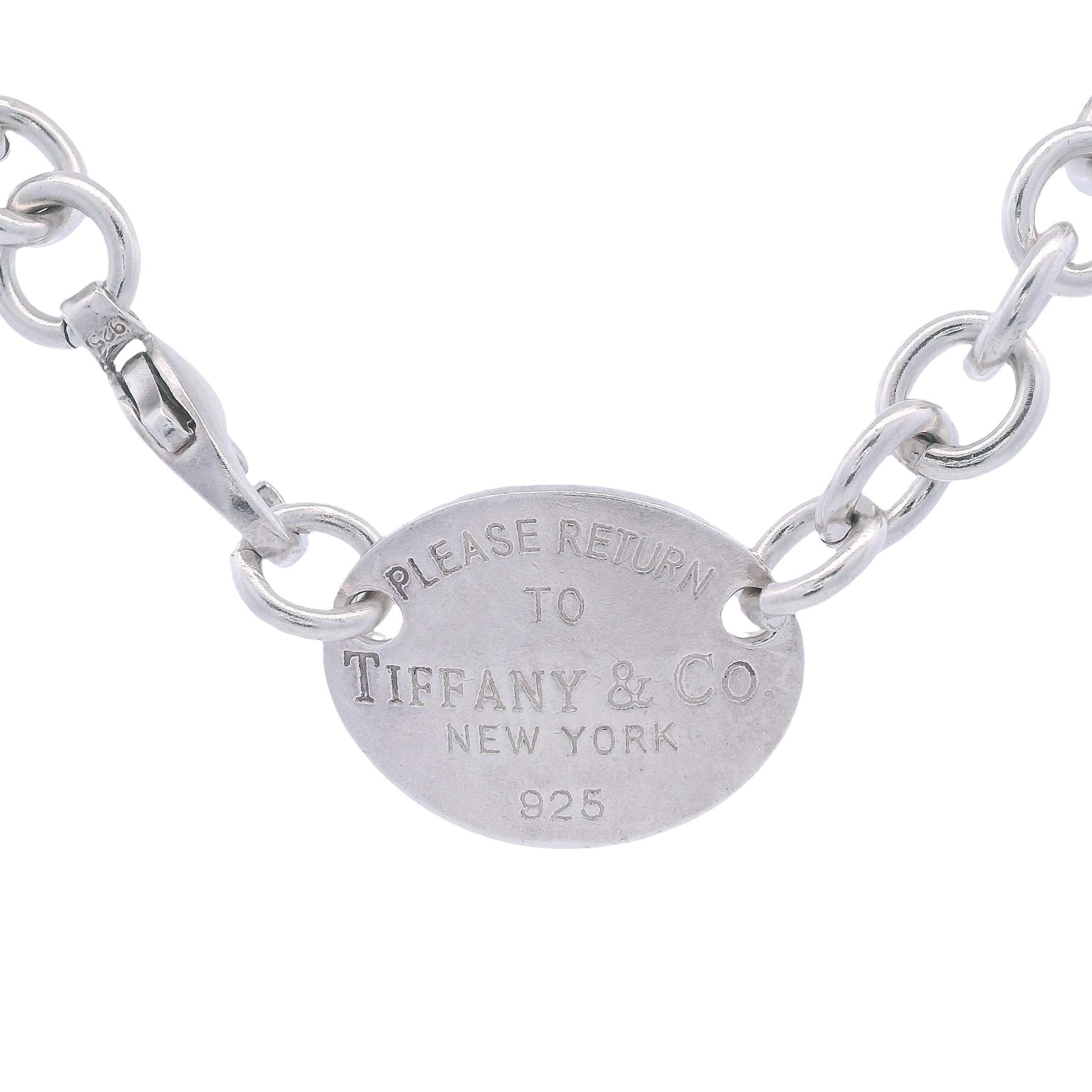Tiffany & Co. d'epoca. Collana con medaglietta ovale Ultra in argento sterling In condizioni buone in vendita a Aventura, FL