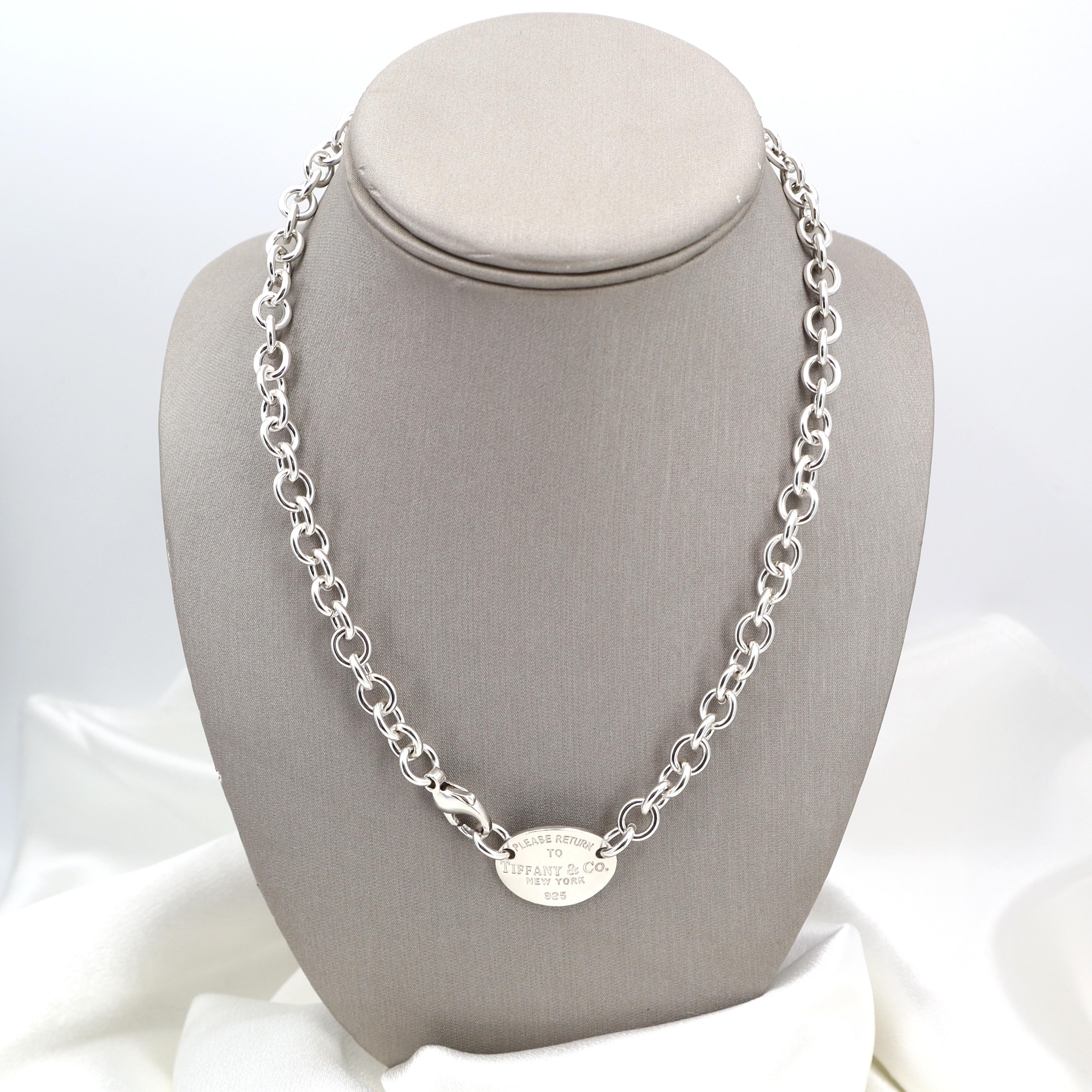 Tiffany & Co. d'epoca. Collana con medaglietta ovale Ultra in argento sterling in vendita 2