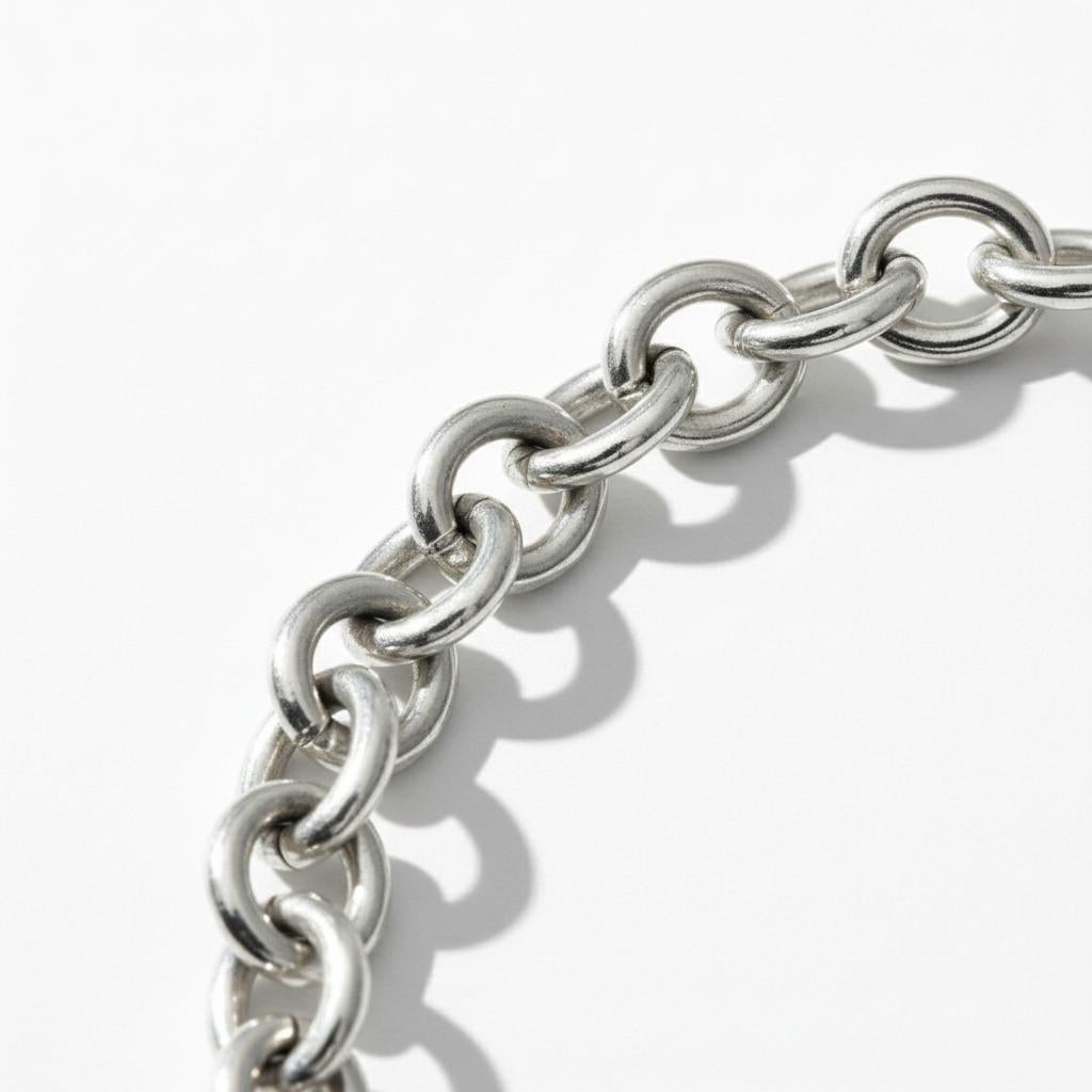 Tiffany & Co. d'epoca. Collana con medaglietta ovale Ultra in argento sterling in vendita 3