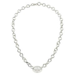 Tiffany & Co. d'epoca. Collana con medaglietta ovale Ultra in argento sterling