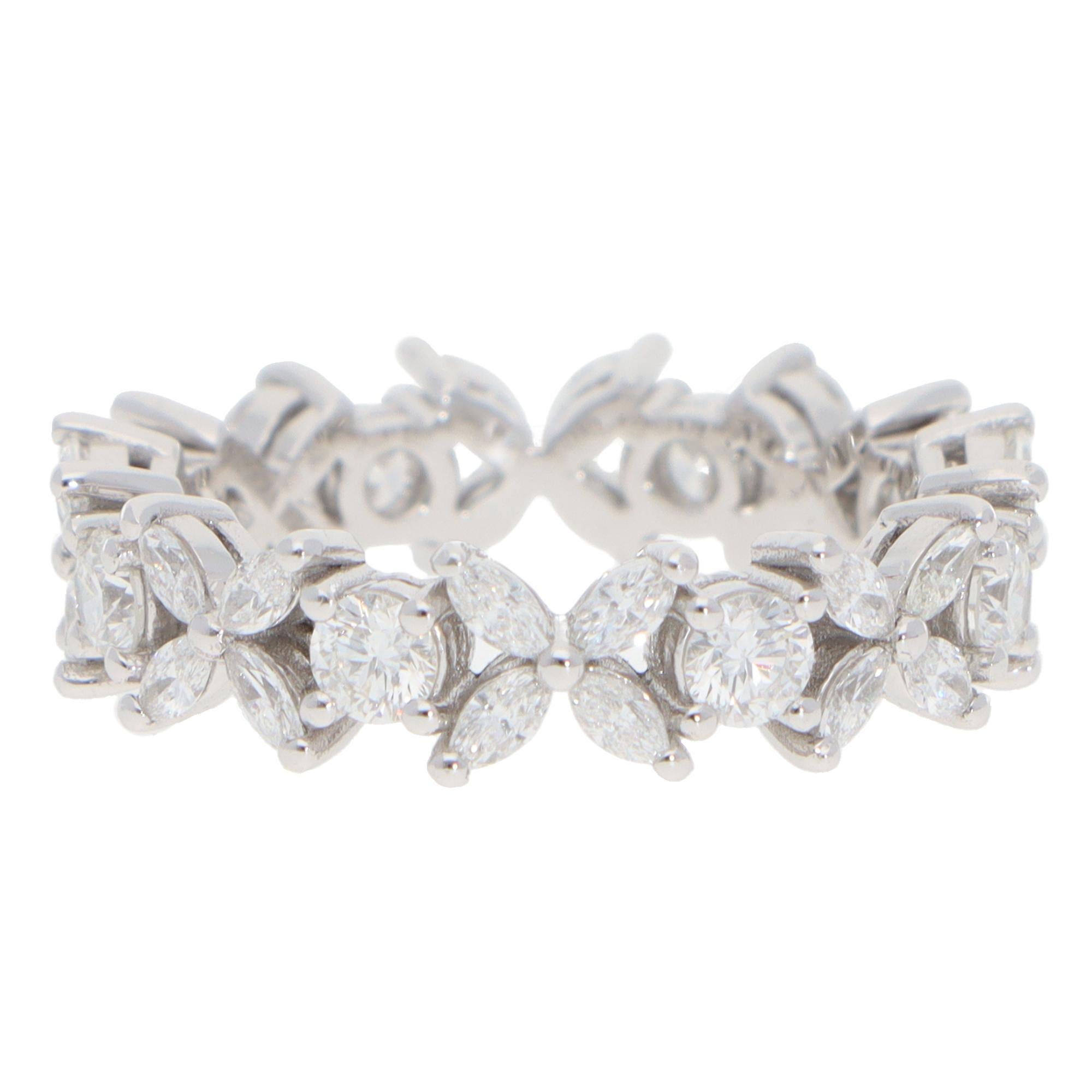 Moderne Vintage Tiffany & Co. Bague d'éternité Victoria en platine en vente