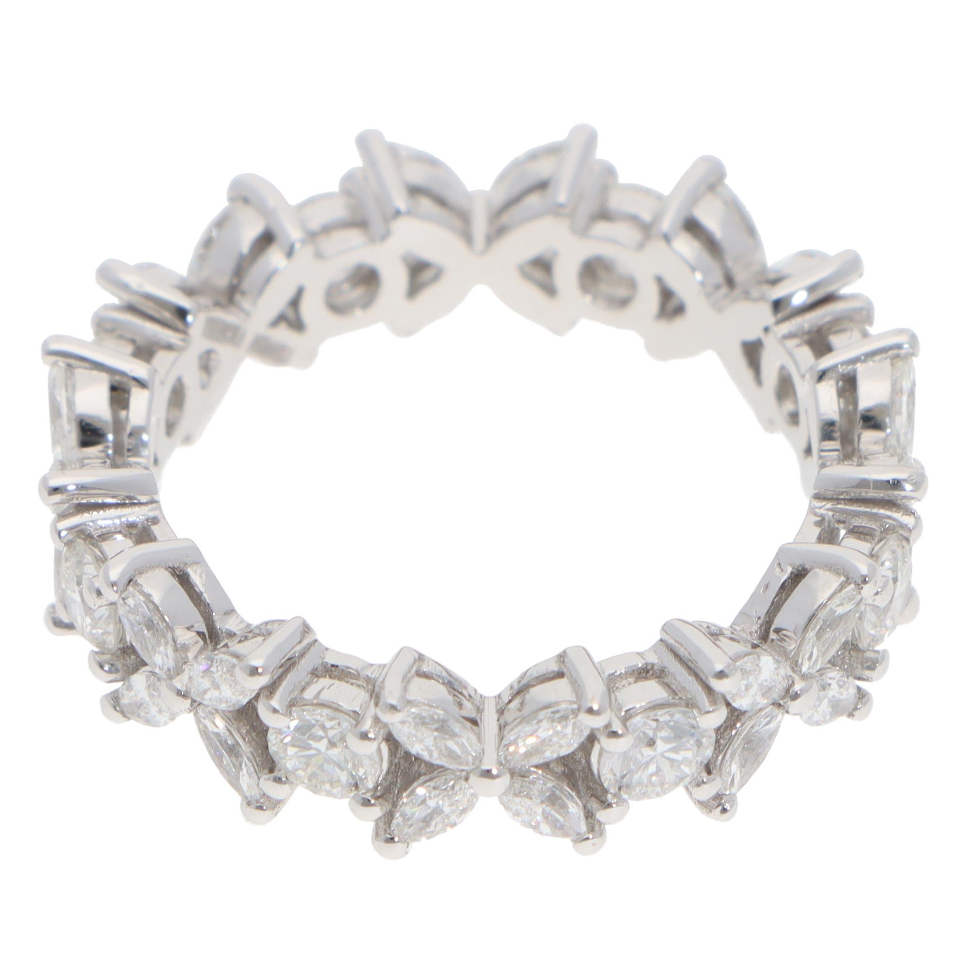 Taille Marquise Vintage Tiffany & Co. Bague d'éternité Victoria en platine en vente