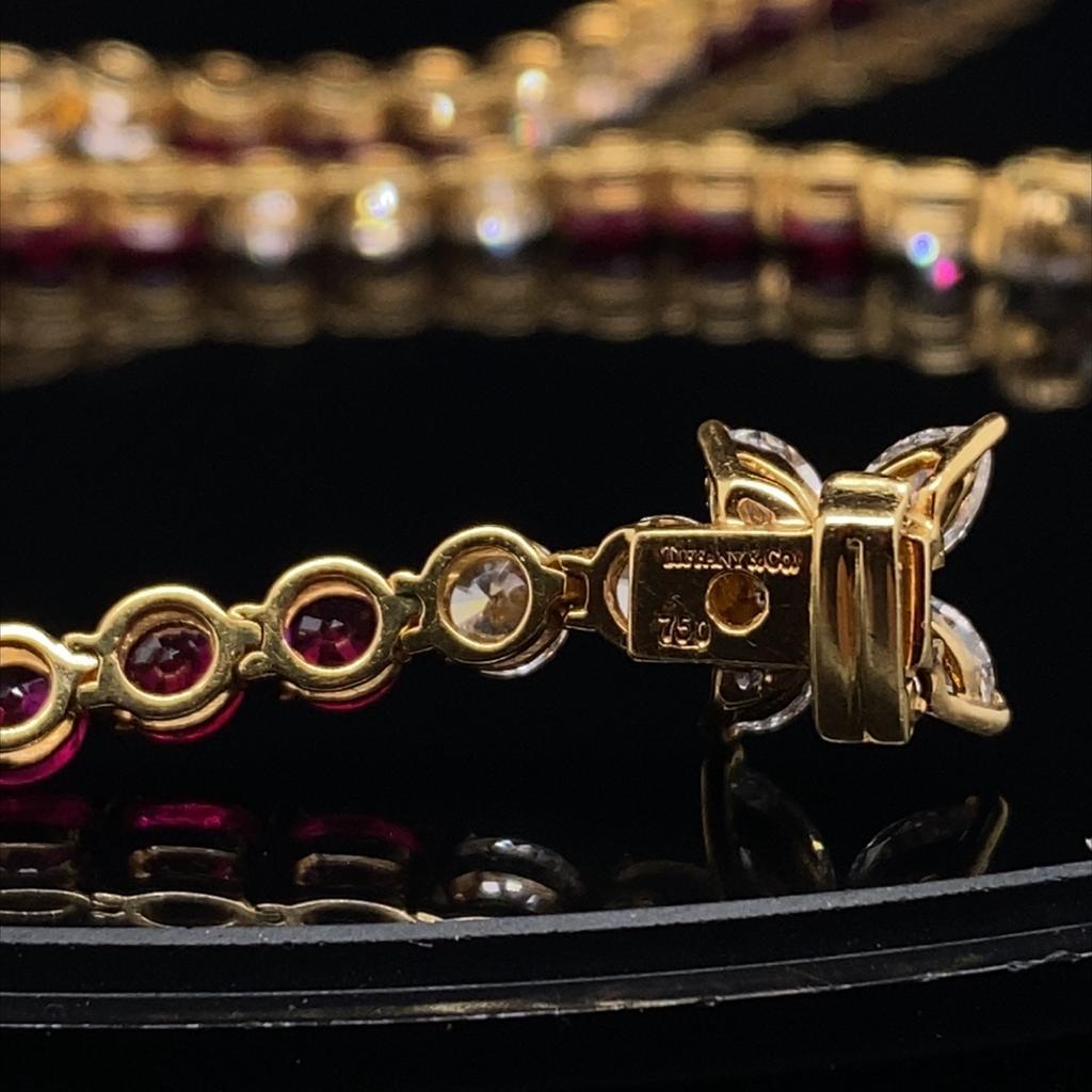 Tiffany & Co Victoria Rubin-Diamant-Linien-Halskette aus 18 Karat Gelbgold im Zustand „Gut“ im Angebot in London, GB
