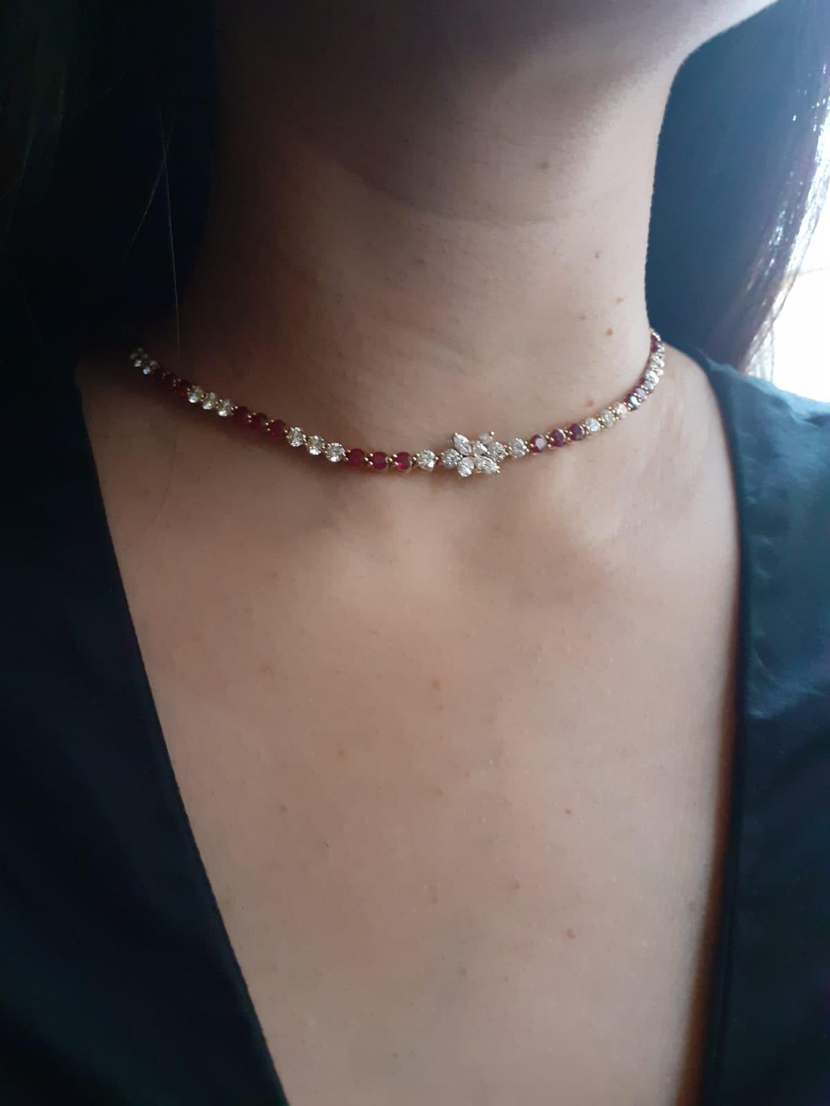 Tiffany & Co Victoria Rubin-Diamant-Linien-Halskette aus 18 Karat Gelbgold im Angebot 3