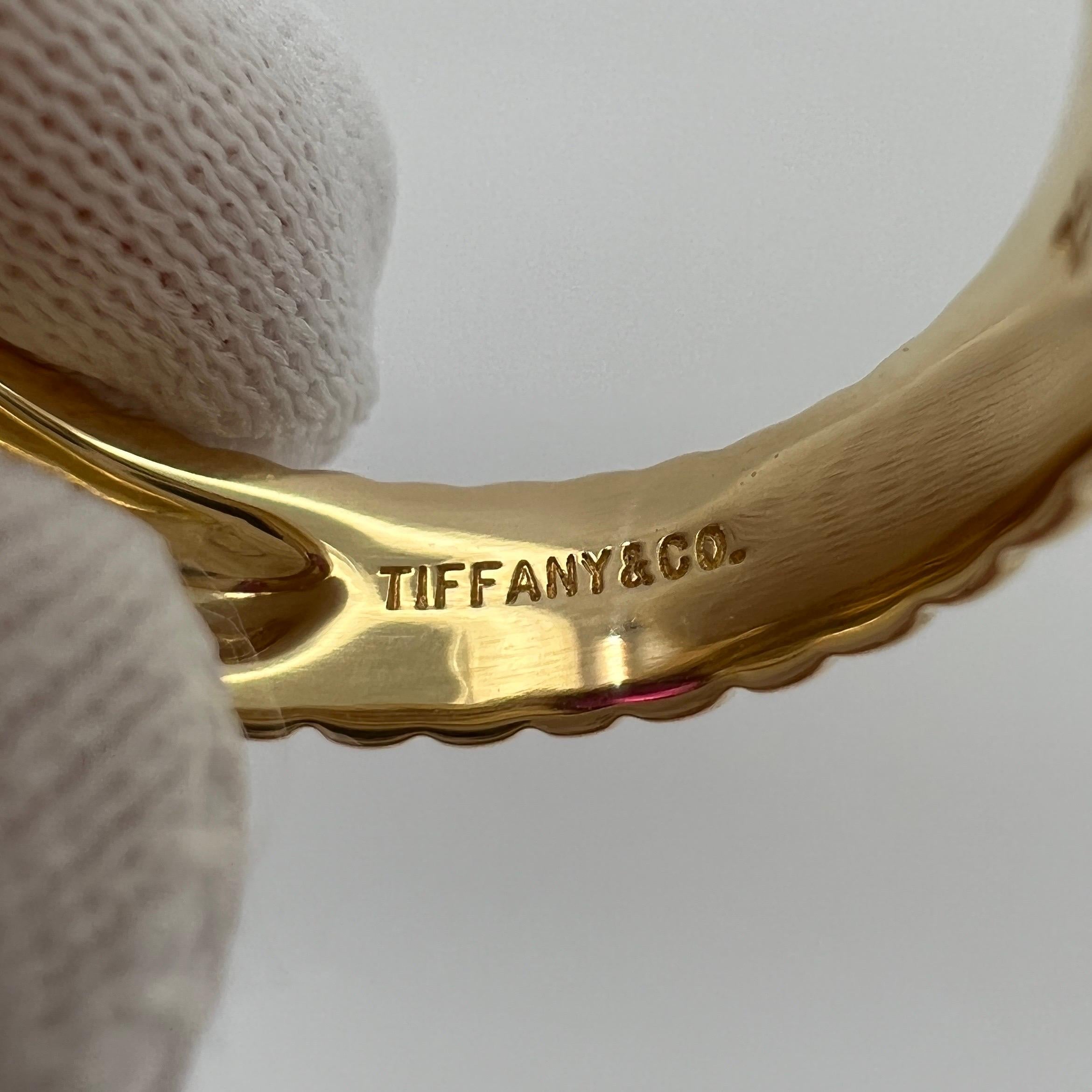 Vintage Tiffany & Co. Vivid Blood Red Ruby Heart Cut 18k Yellow Gold Band Ring 9