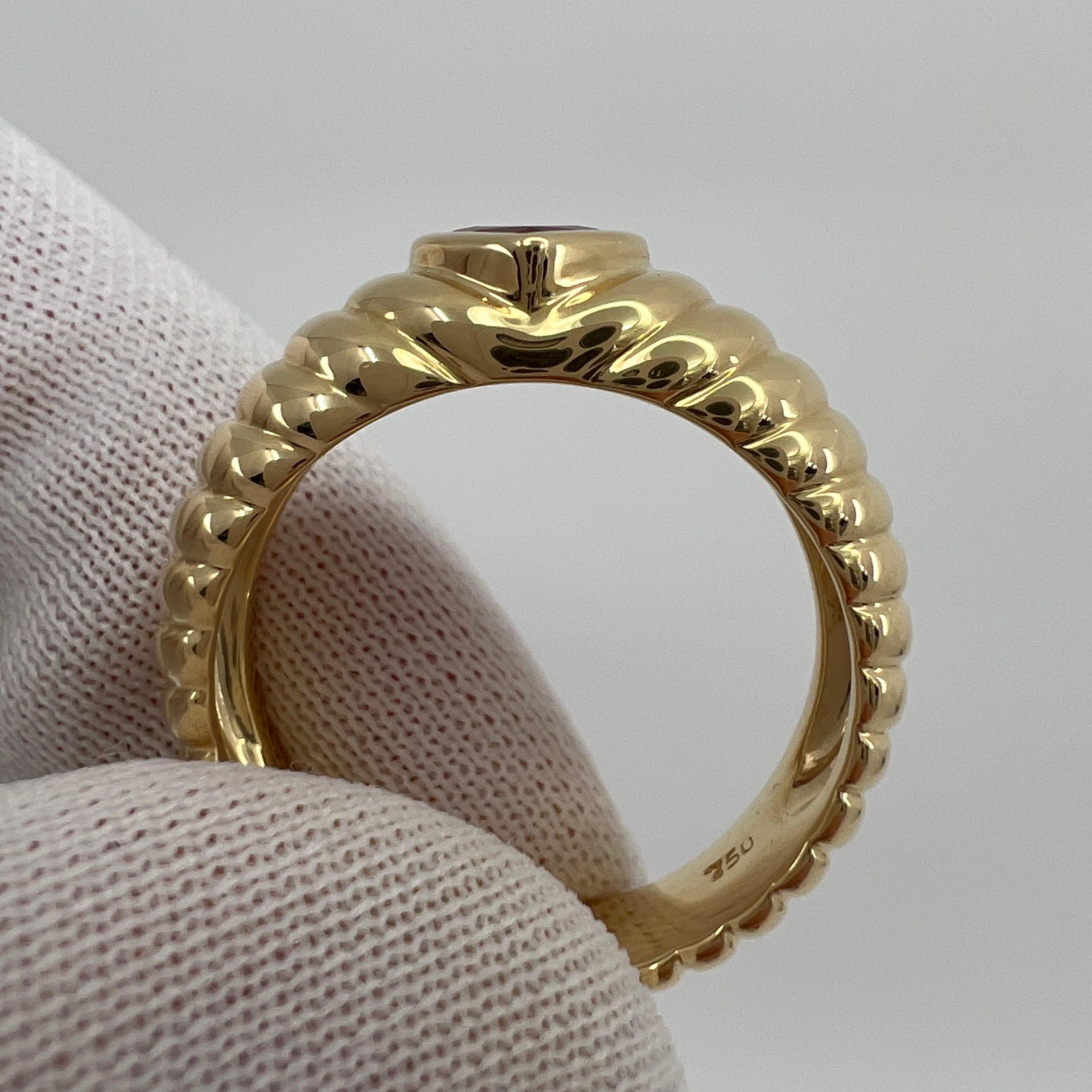 Vintage Tiffany & Co. Vivid Blood Red Ruby Heart Cut 18k Yellow Gold Band Ring 3
