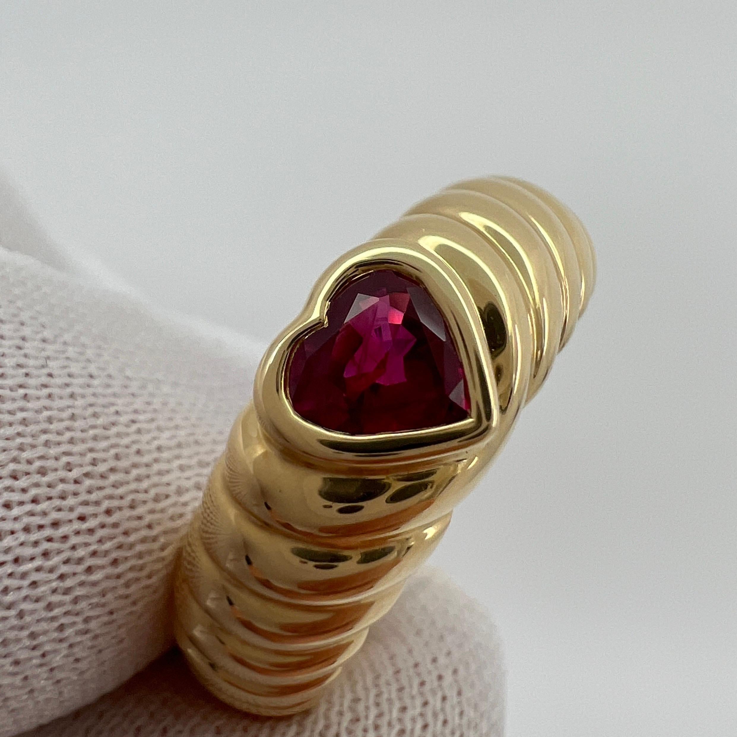 Vintage Tiffany & Co. Vivid Blood Red Ruby Heart Cut 18k Yellow Gold Band Ring 3
