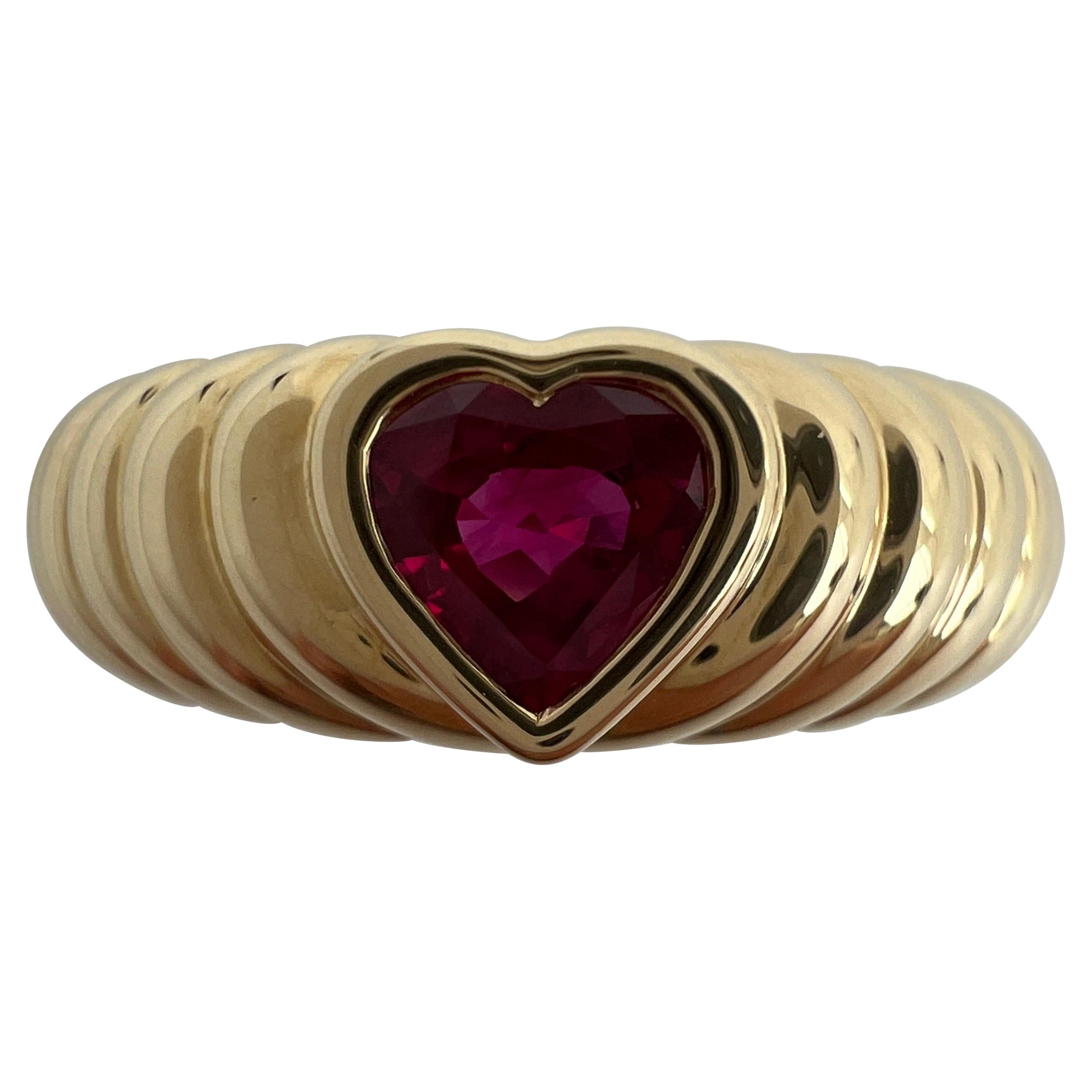 Vintage Tiffany & Co. Vivid Blood Red Ruby Heart Cut 18k Yellow Gold Band Ring For Sale